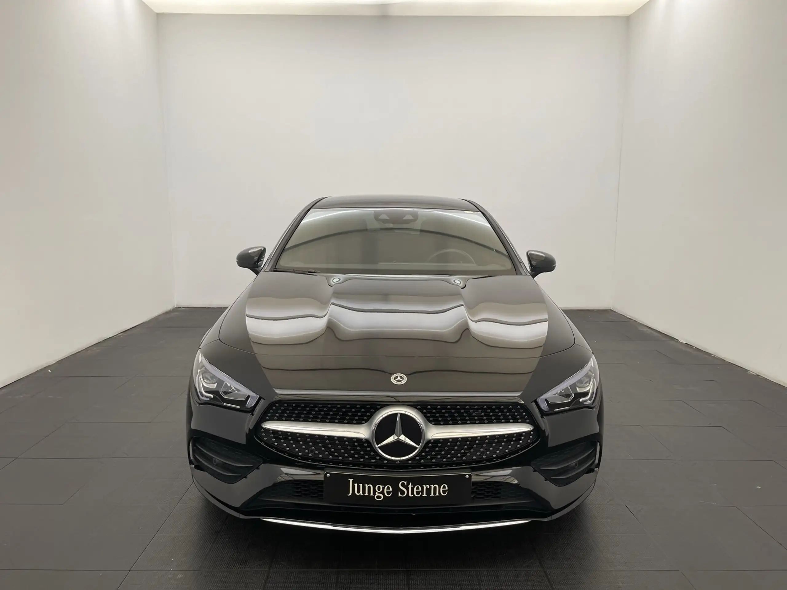 Mercedes-Benz - CLA 250