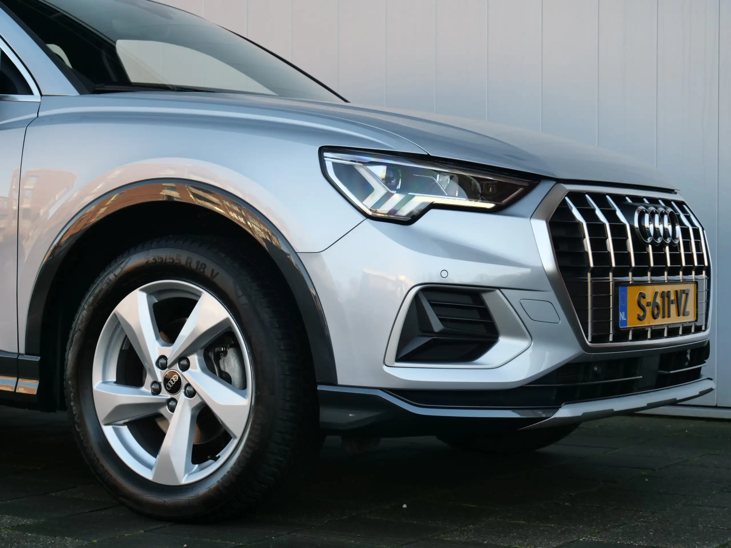 Audi - Q3