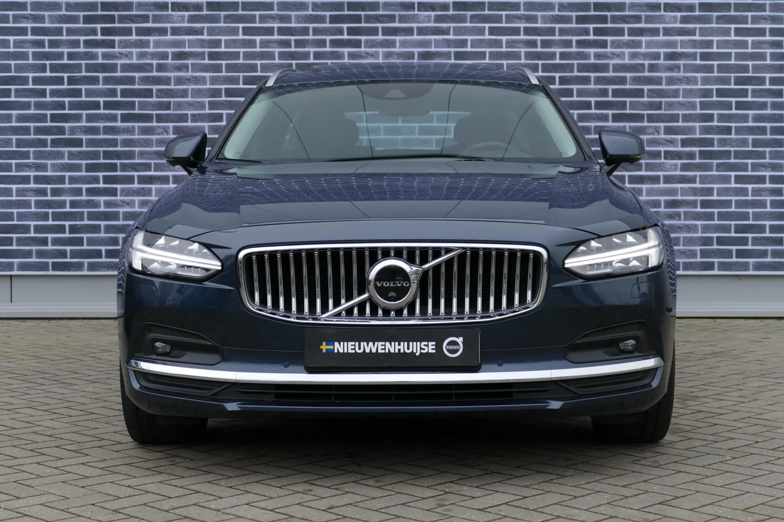 Volvo - V90