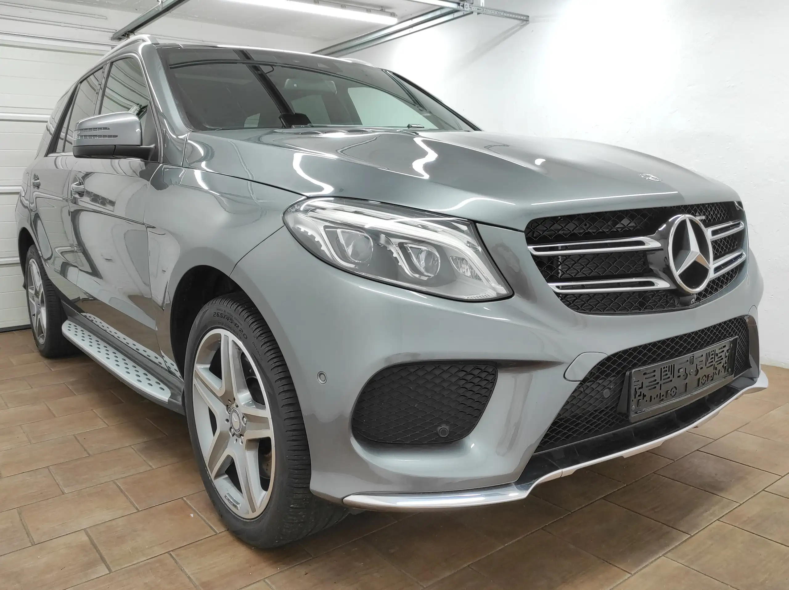 Mercedes-Benz - GLE 400