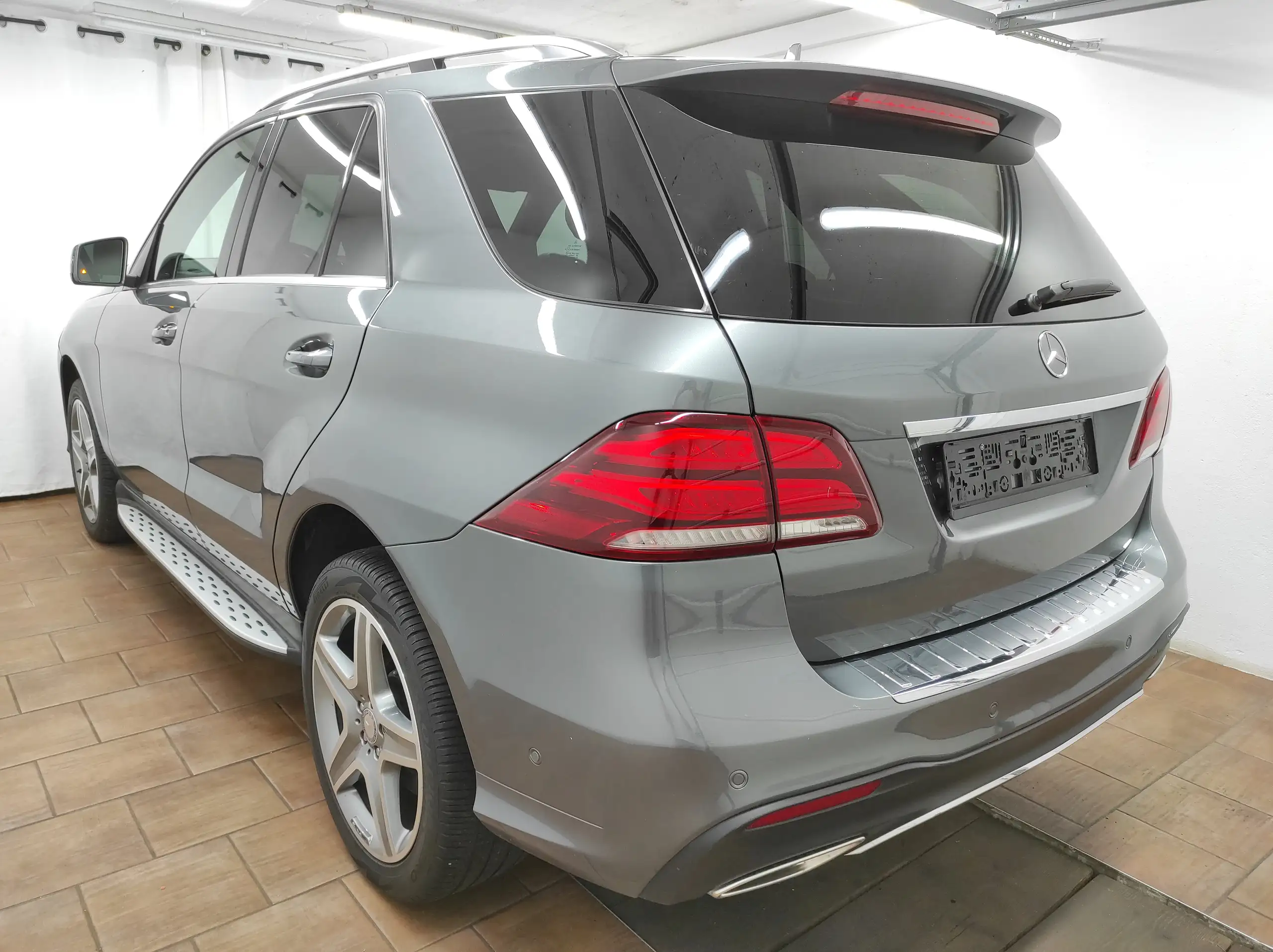 Mercedes-Benz - GLE 400