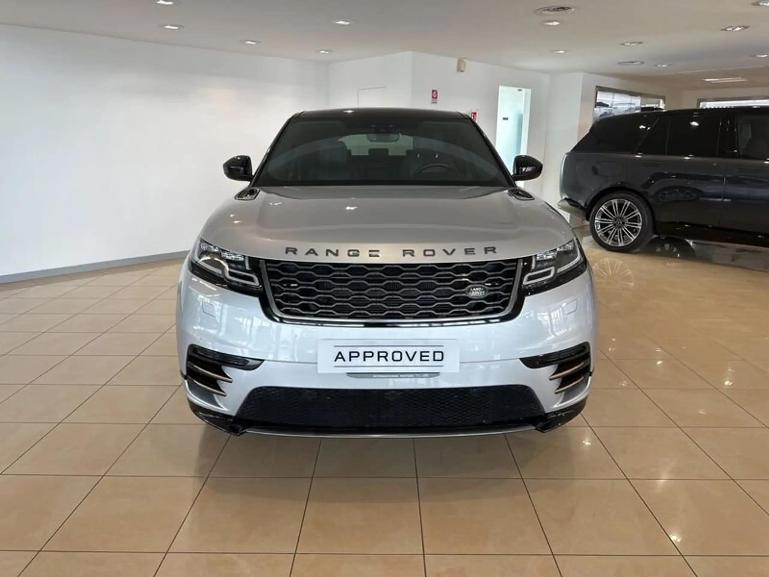 Land Rover - Range Rover Velar