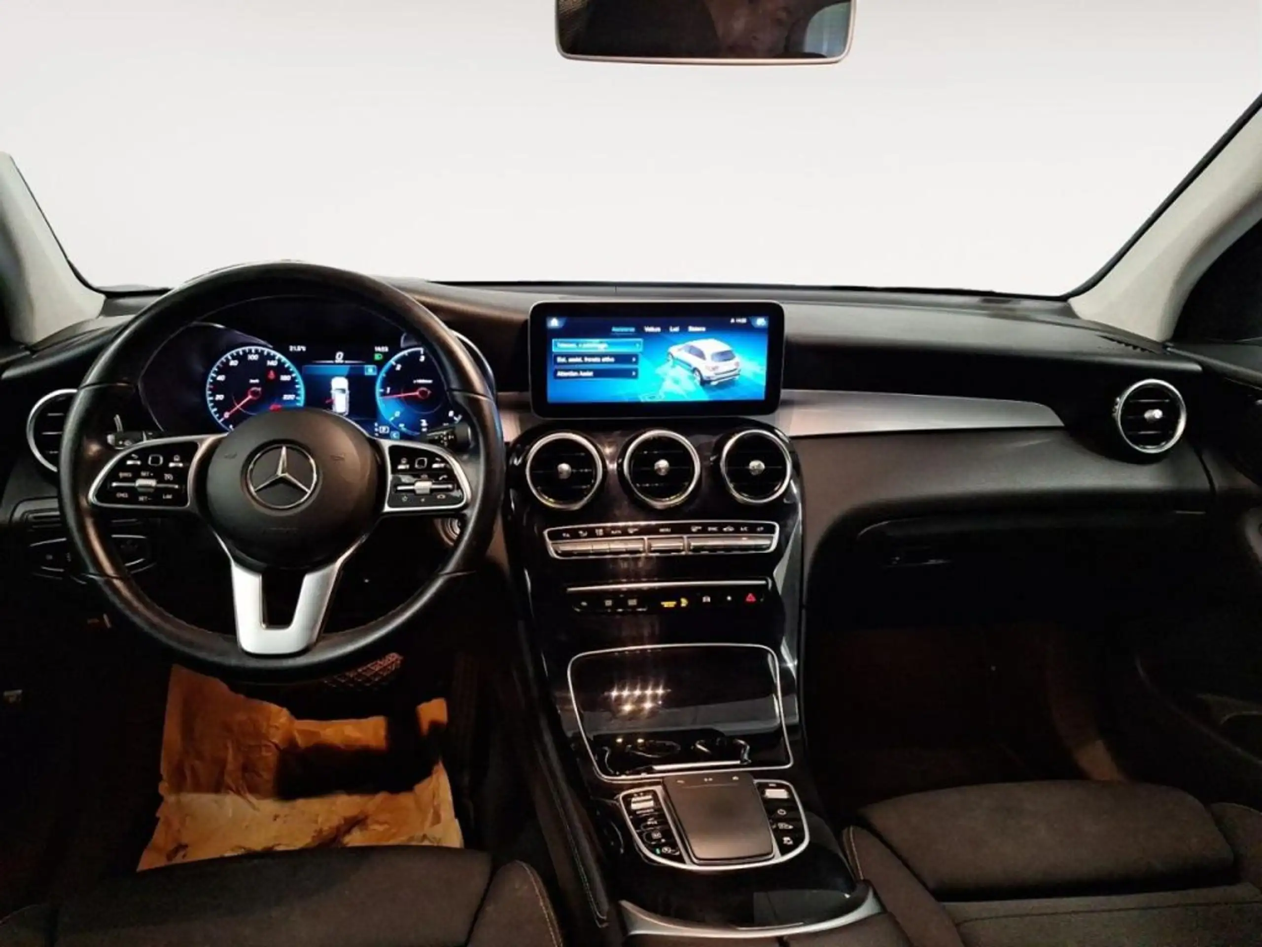 Mercedes-Benz - GLC 220