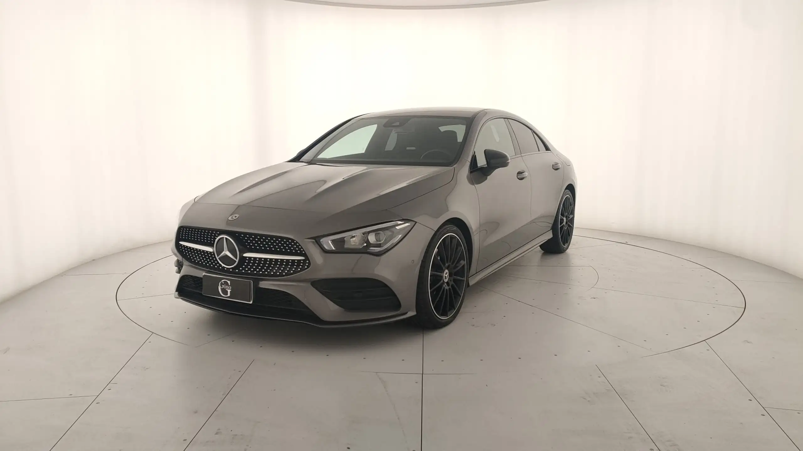 Mercedes-Benz - CLA 200