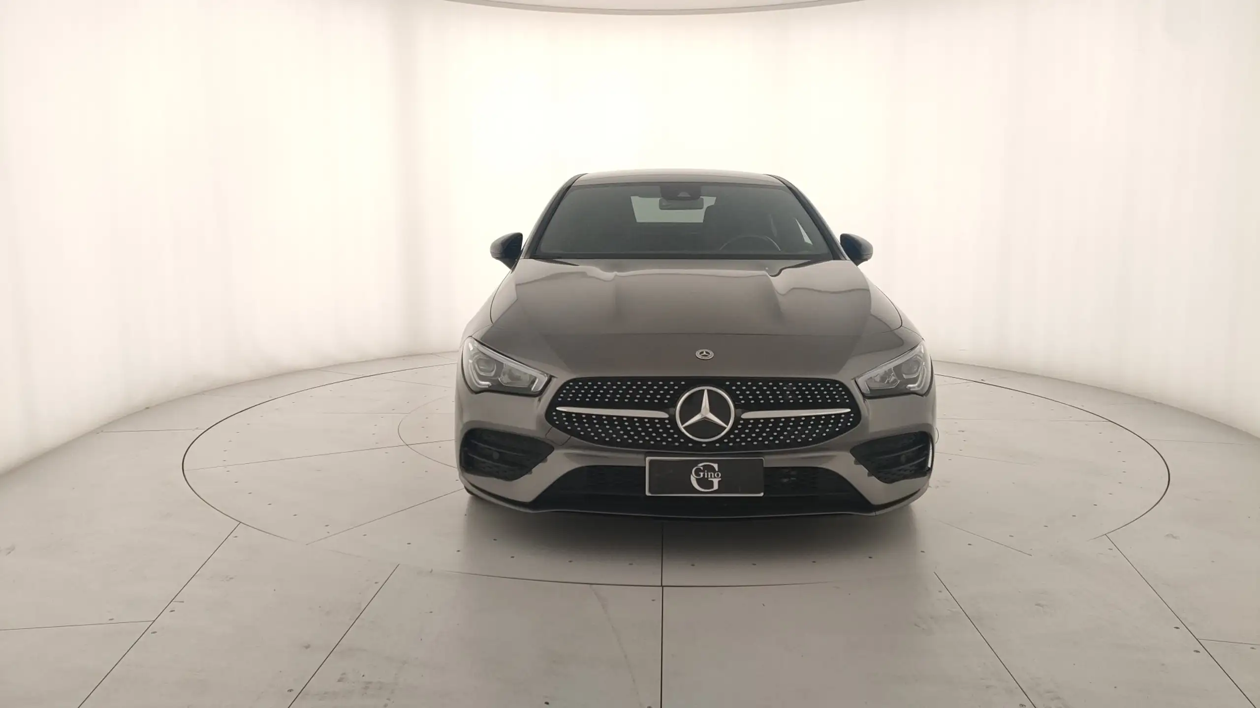 Mercedes-Benz - CLA 200