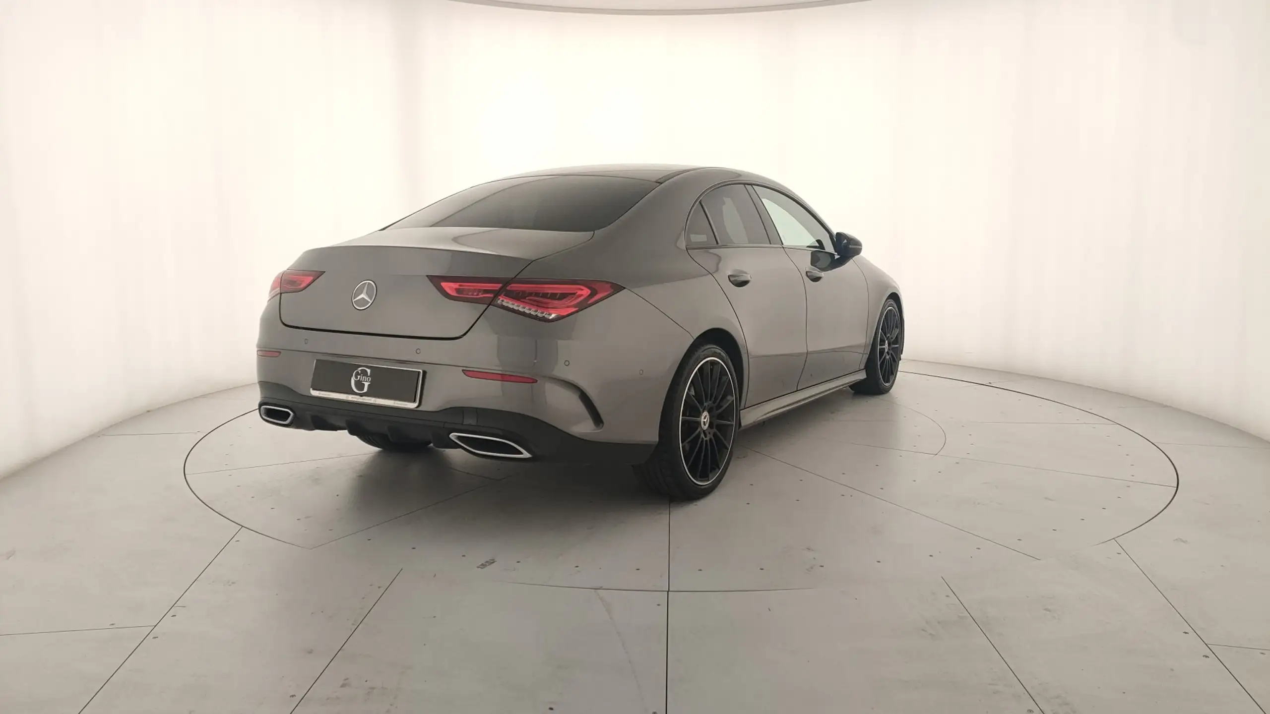 Mercedes-Benz - CLA 200