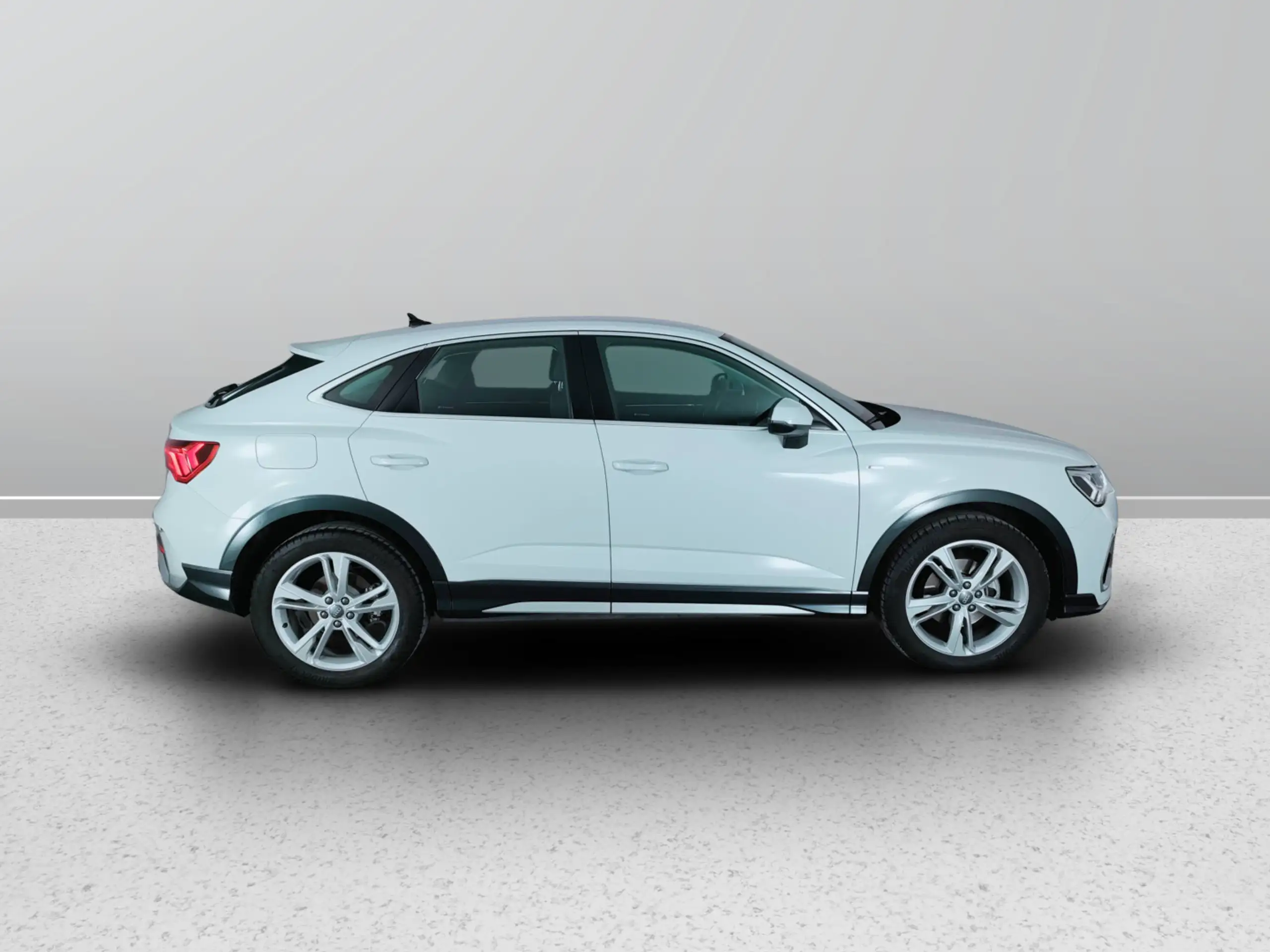 Audi - Q3