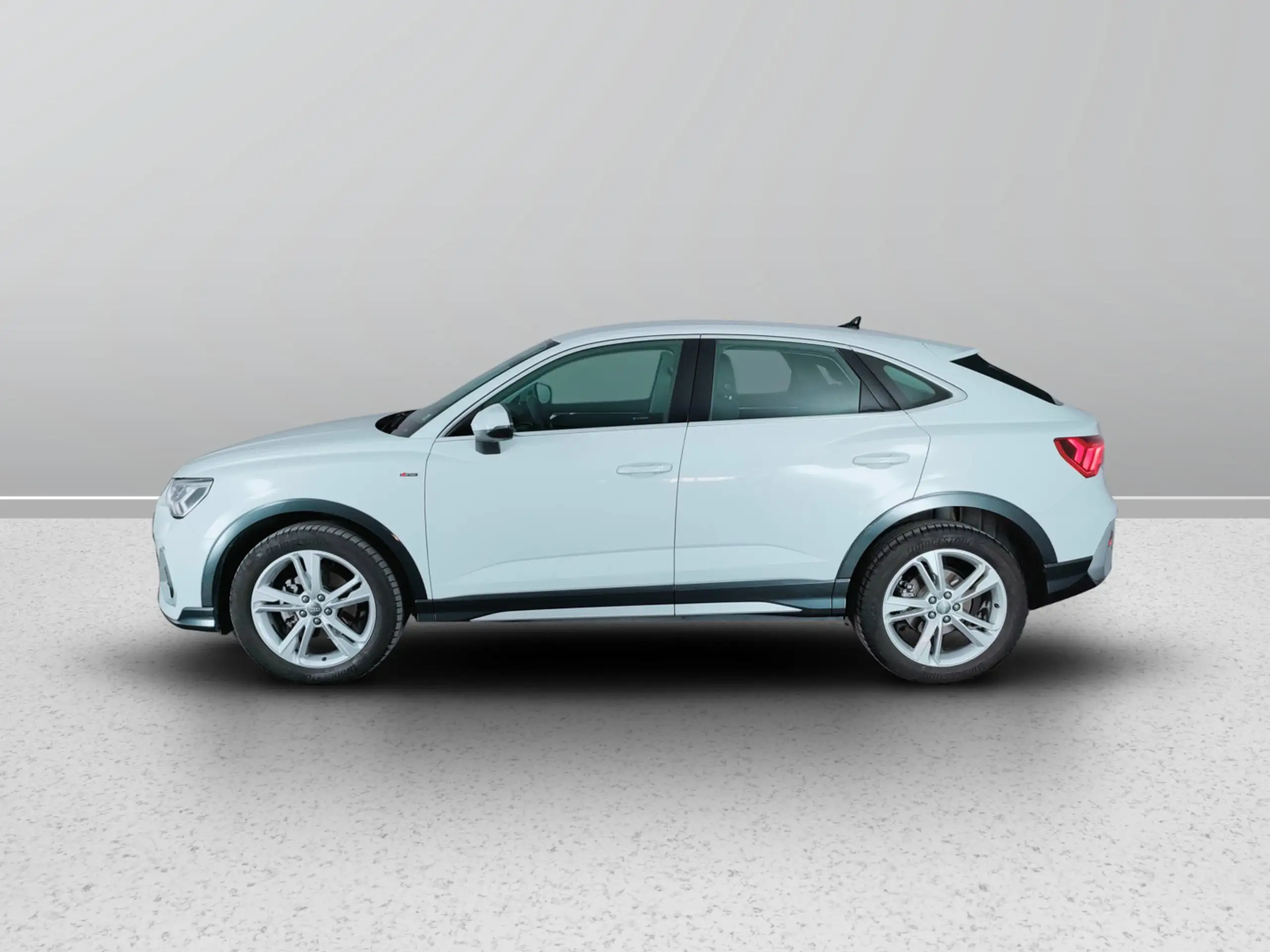 Audi - Q3