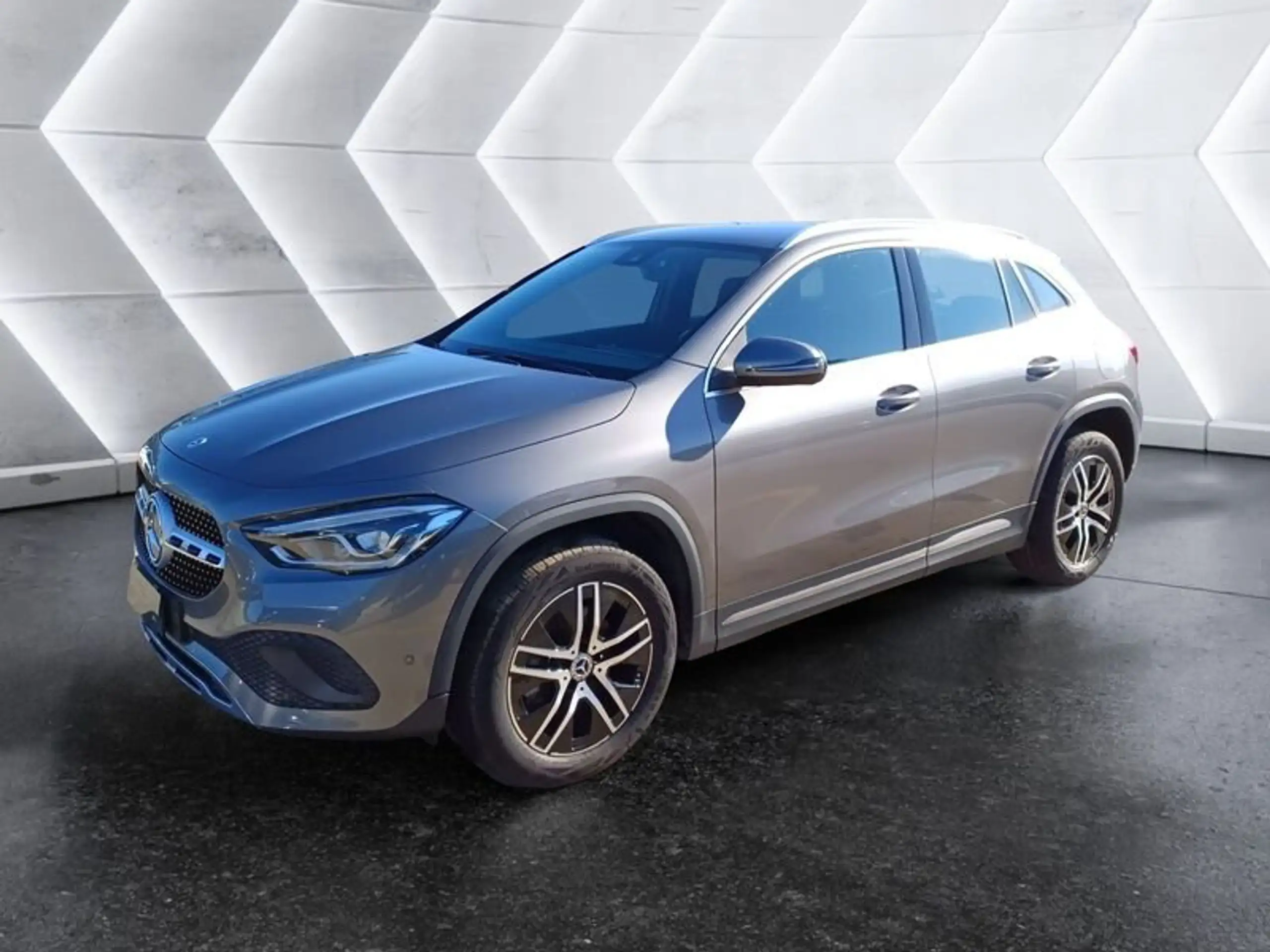 Mercedes-Benz - GLA 200