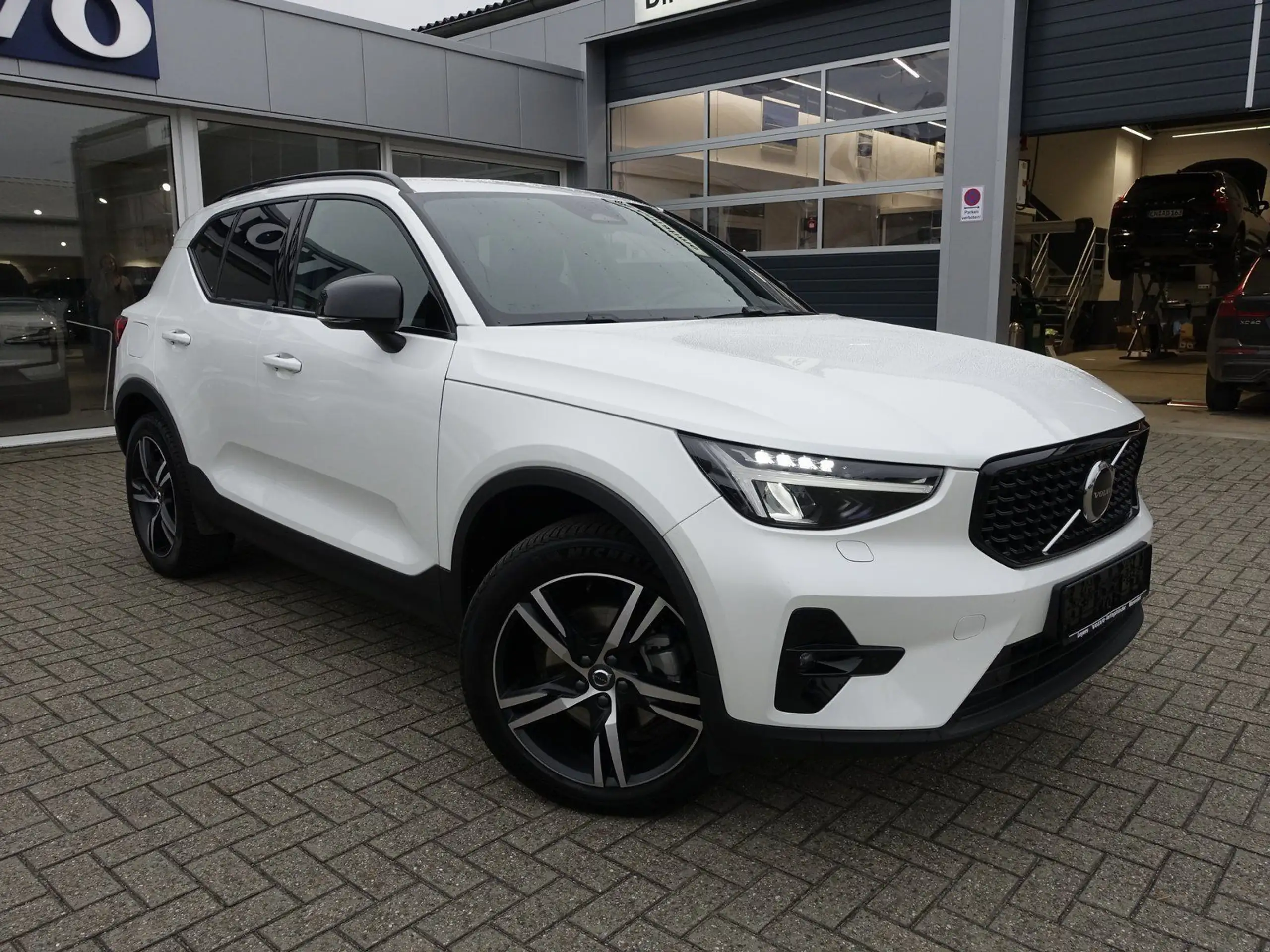 Volvo - XC40