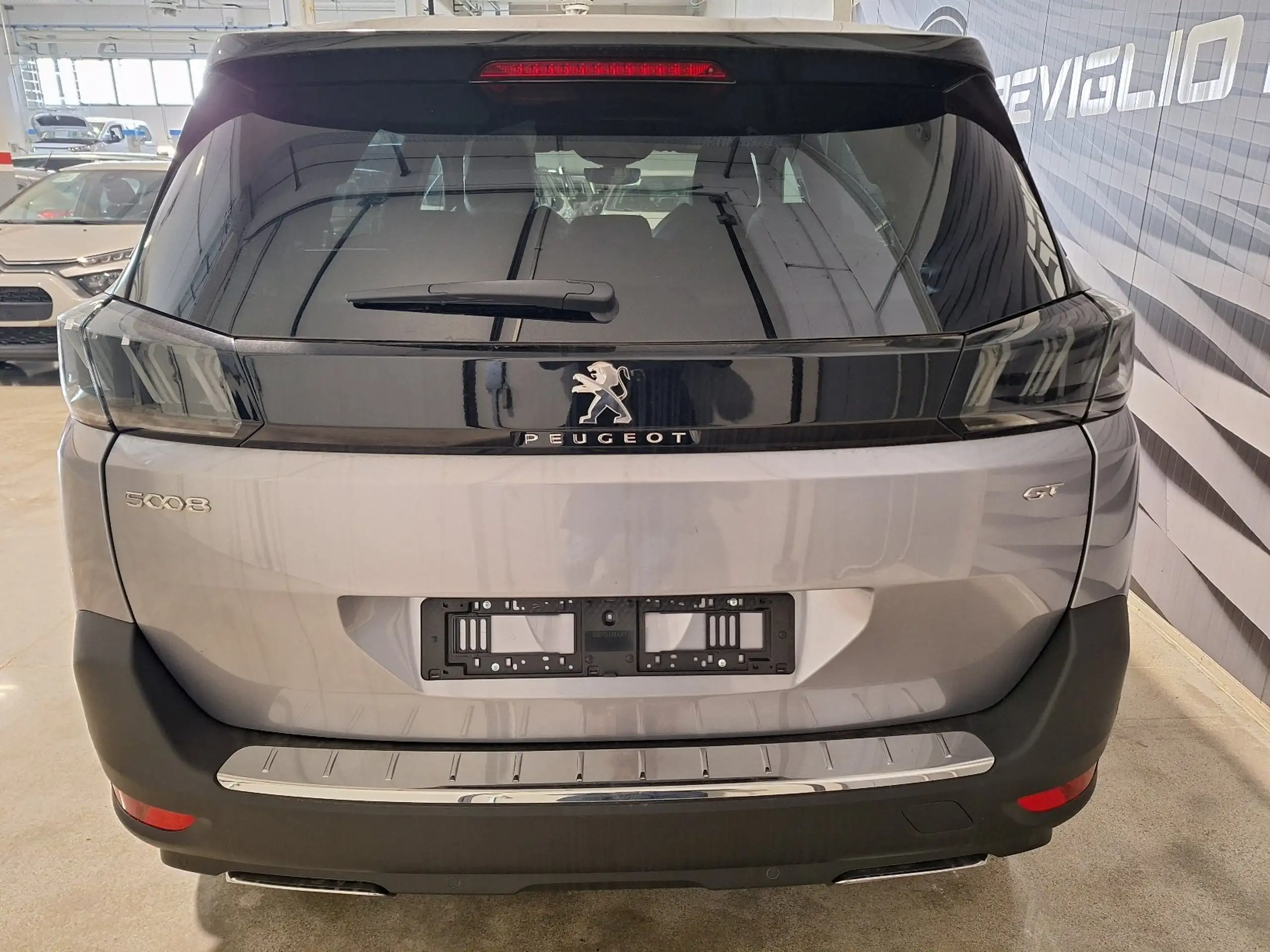 Peugeot - 5008