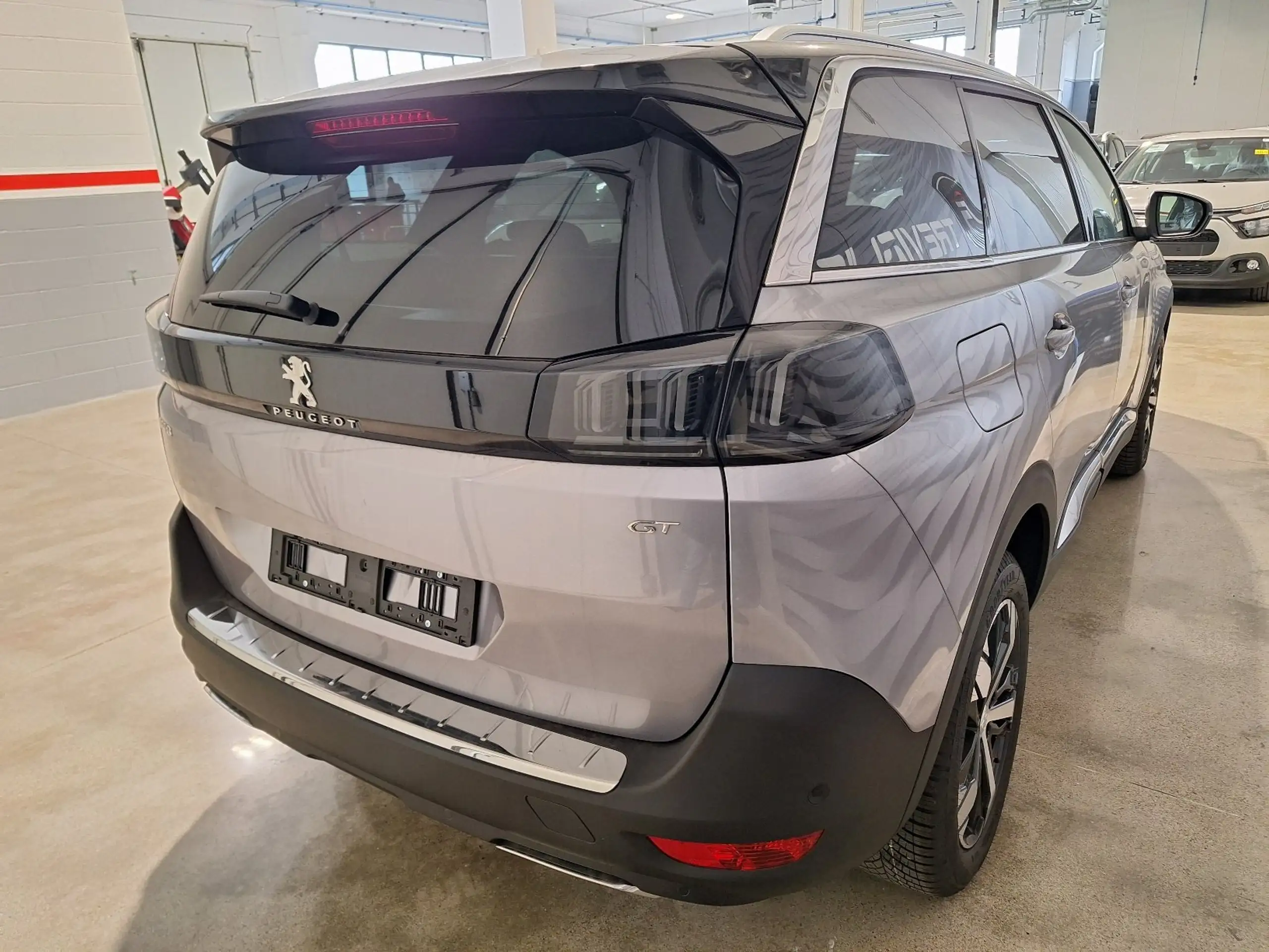 Peugeot - 5008