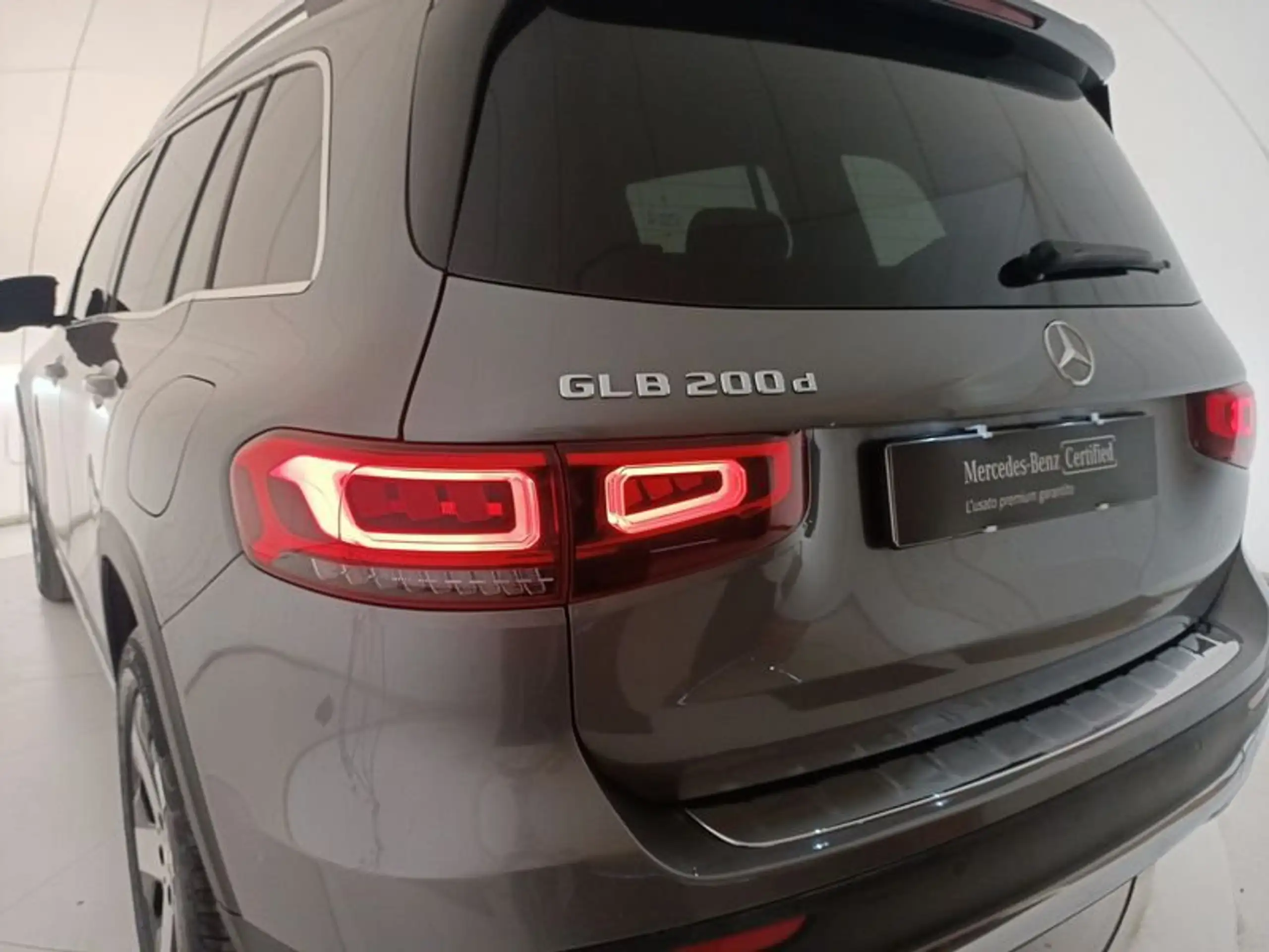 Mercedes-Benz - GLB 200