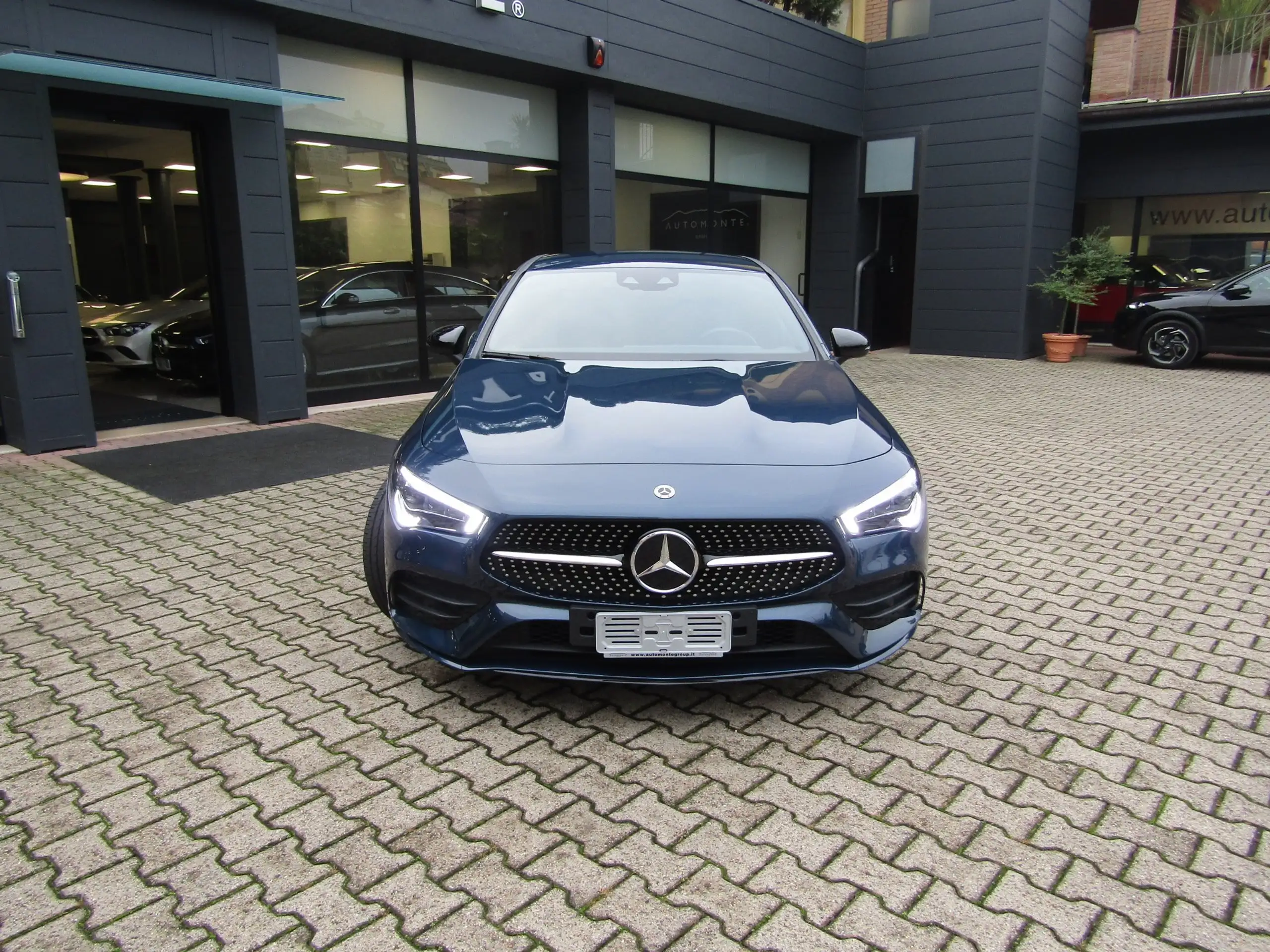 Mercedes-Benz - CLA 200