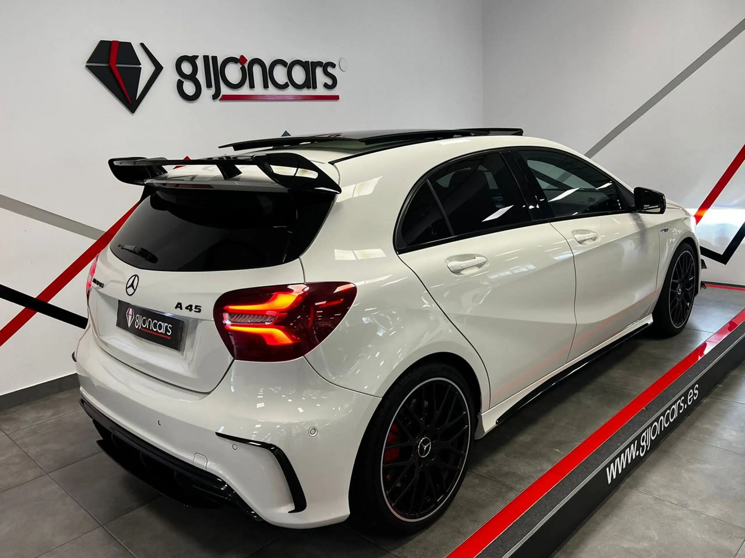 Mercedes-Benz - A 45 AMG