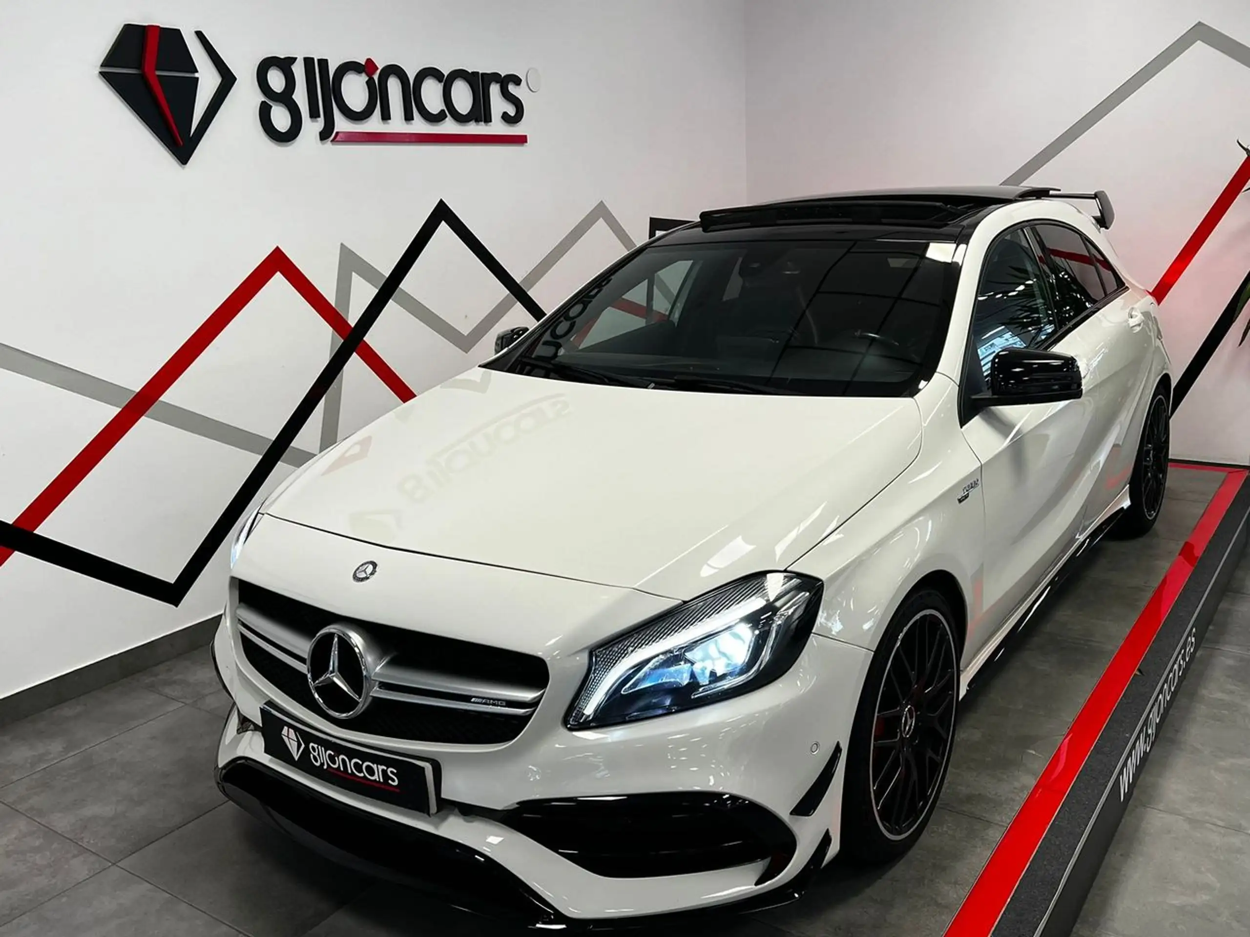 Mercedes-Benz - A 45 AMG