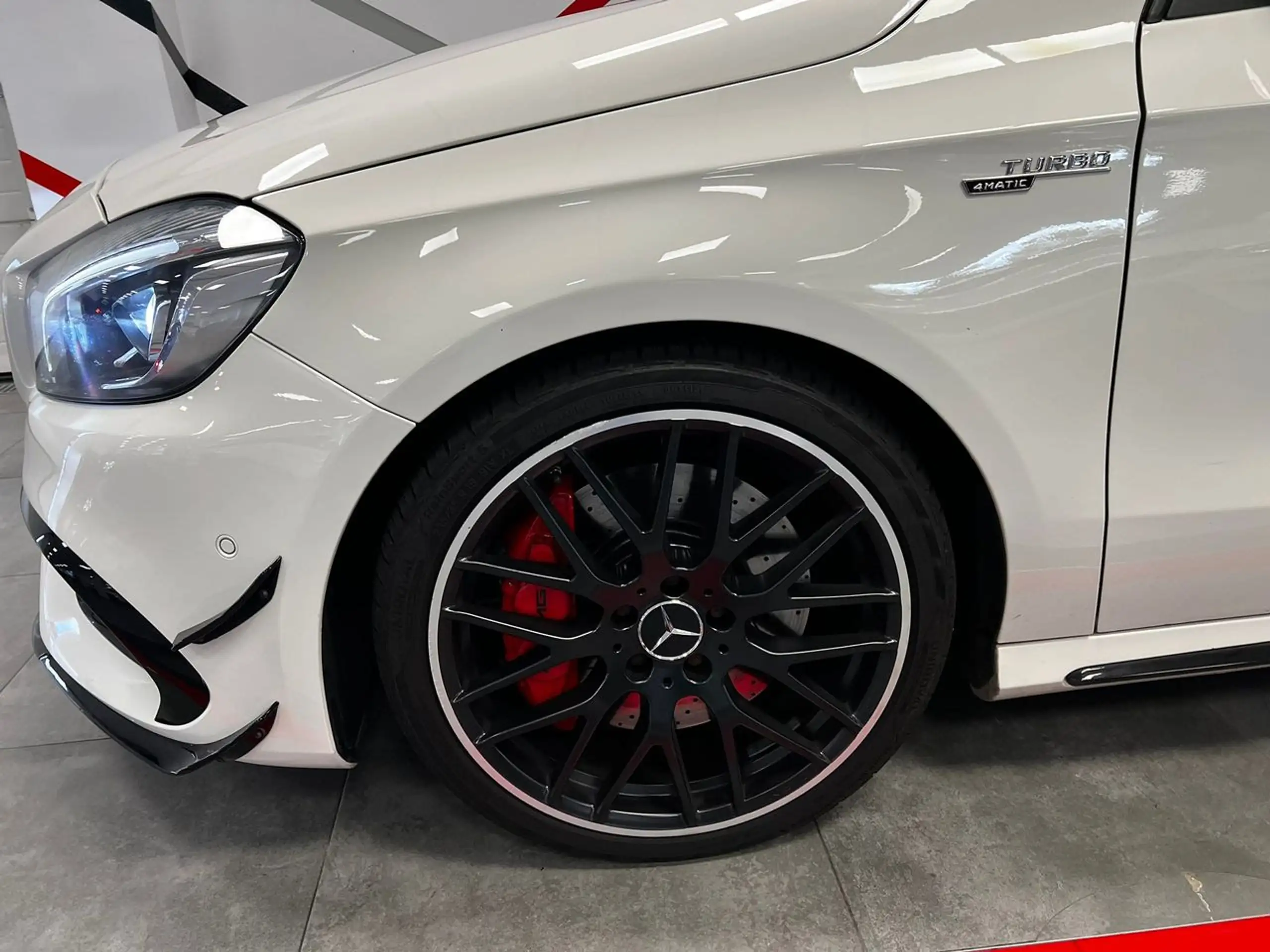 Mercedes-Benz - A 45 AMG