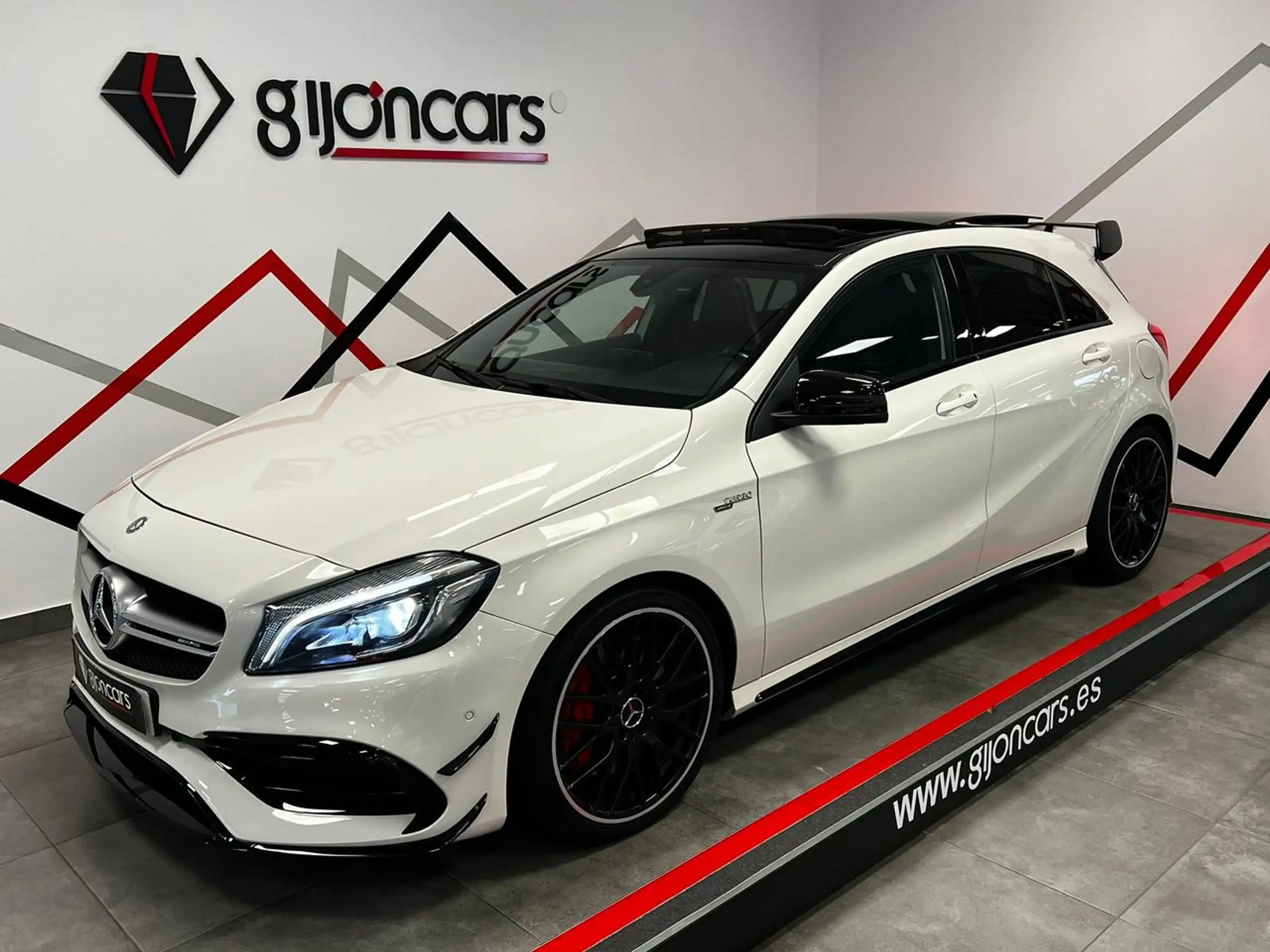 Mercedes-Benz - A 45 AMG