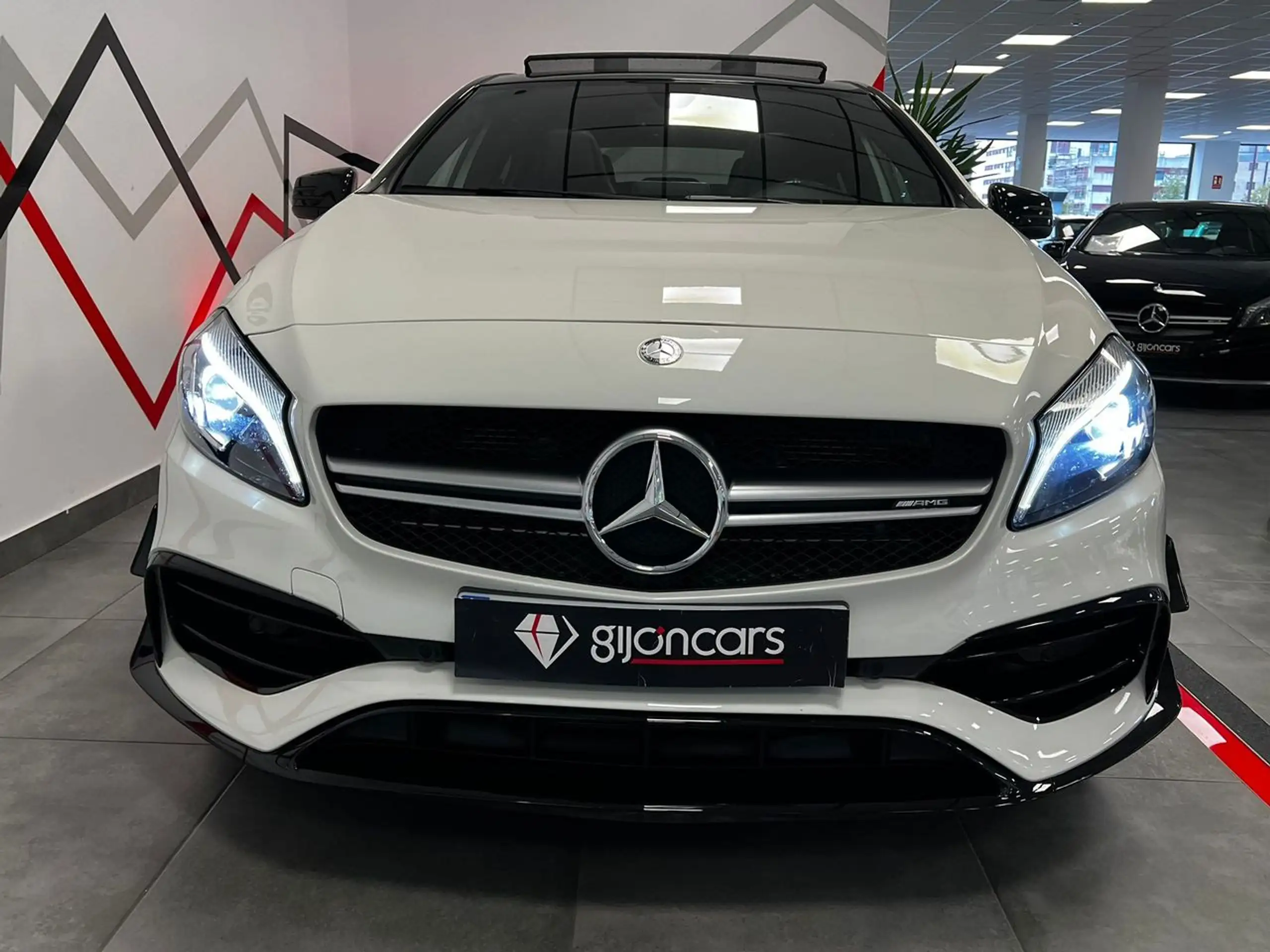 Mercedes-Benz - A 45 AMG