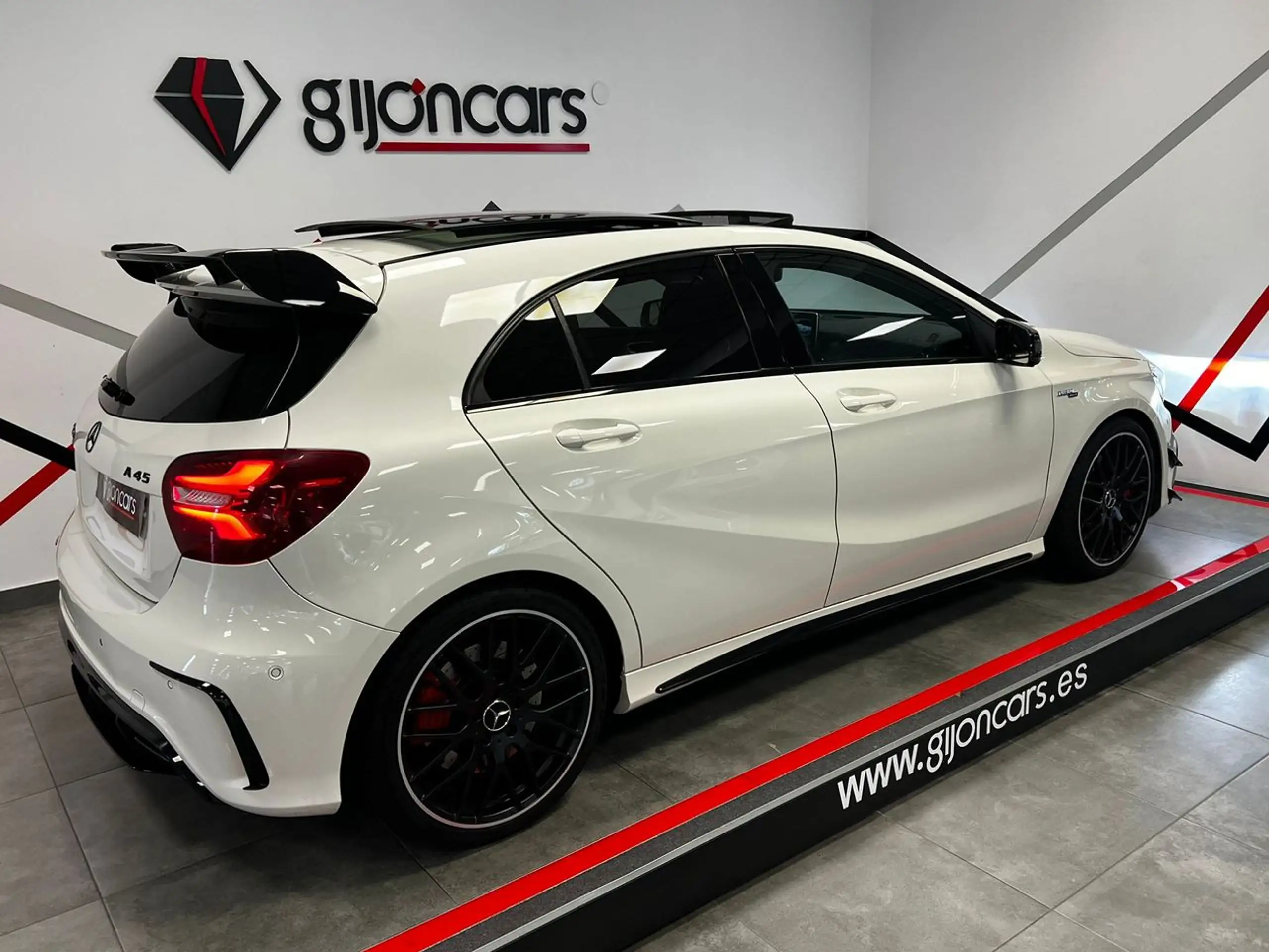 Mercedes-Benz - A 45 AMG