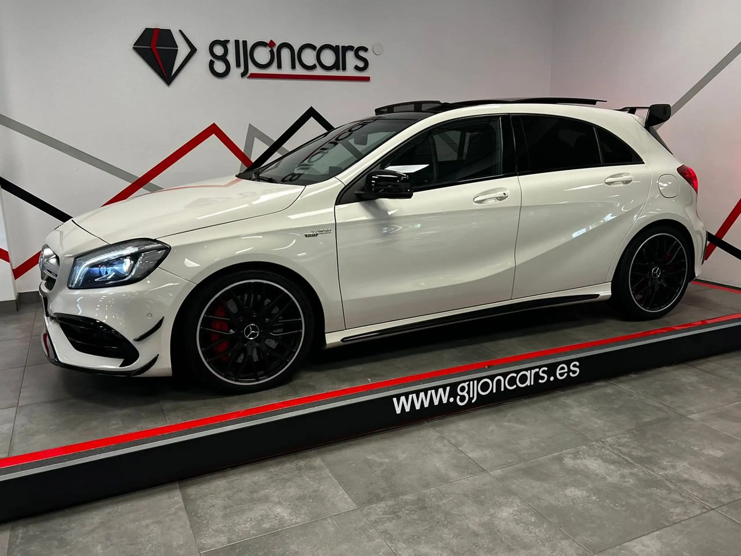 Mercedes-Benz - A 45 AMG