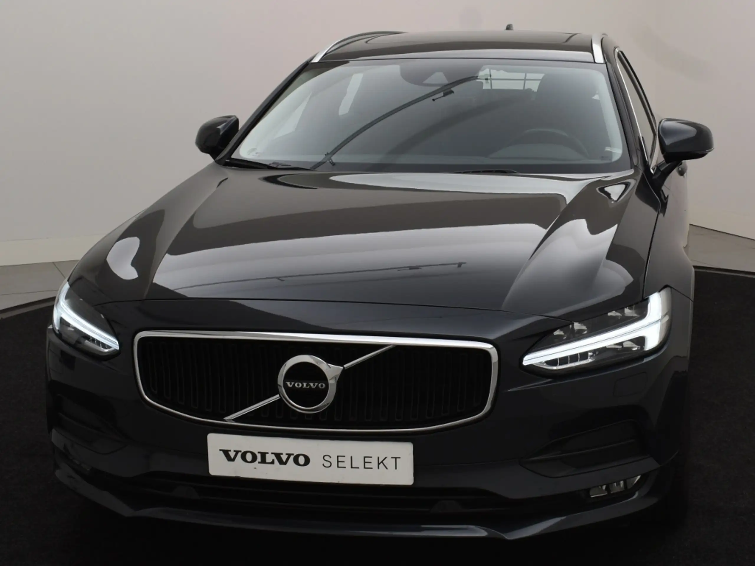 Volvo - V90