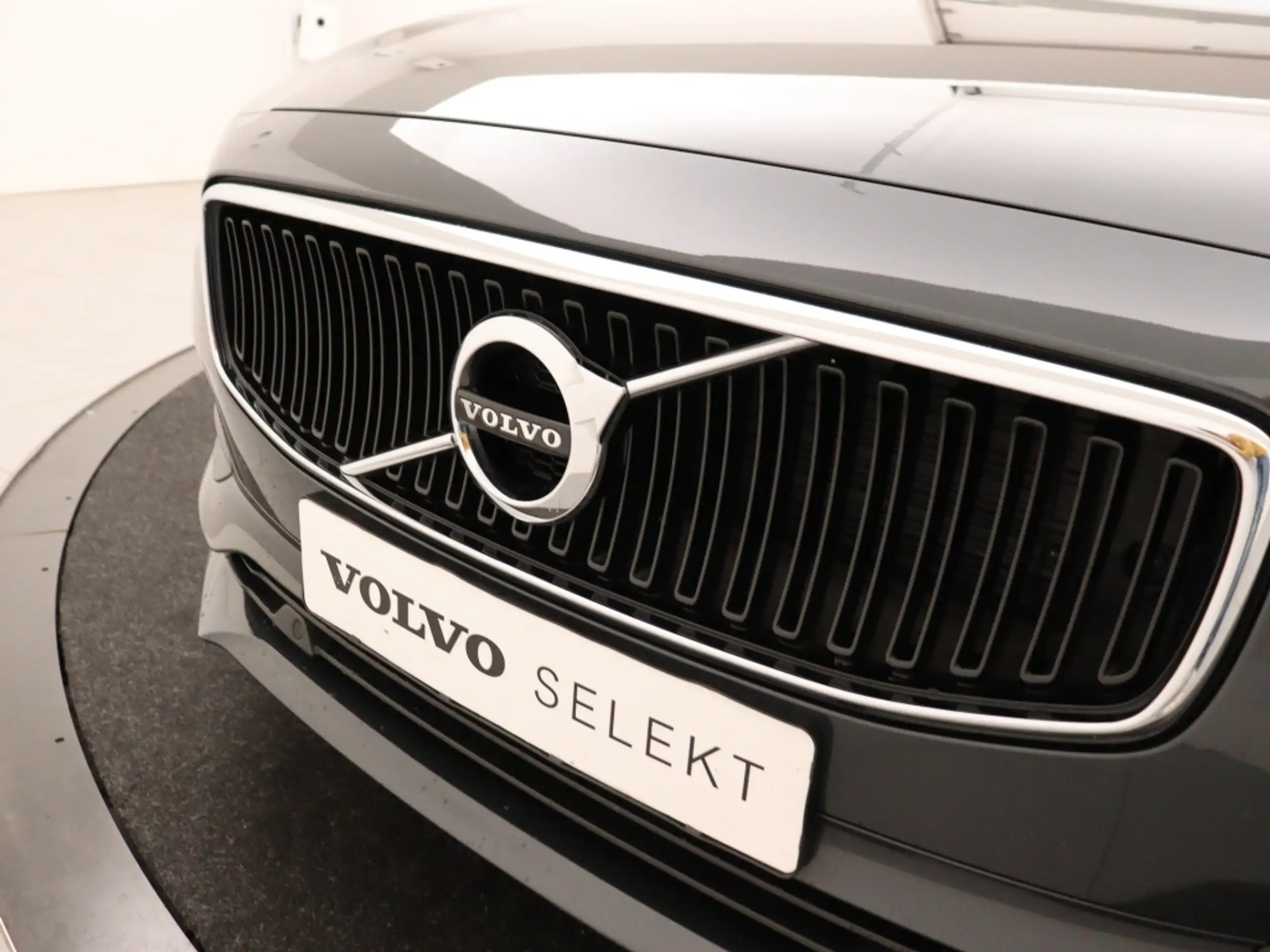 Volvo - V90