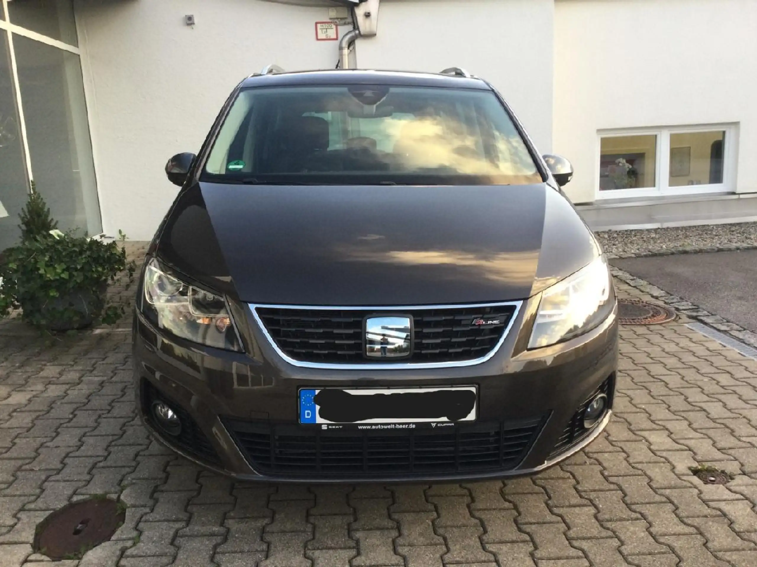 SEAT - Alhambra