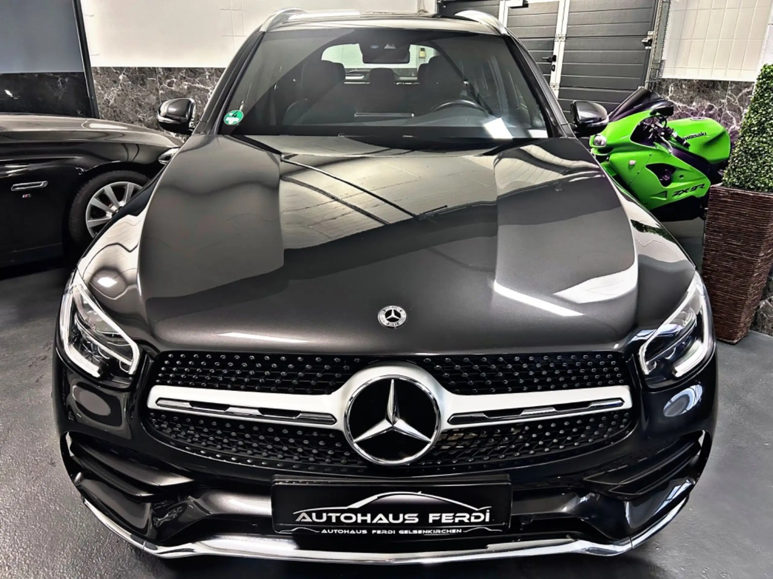 Mercedes-Benz - GLC 220