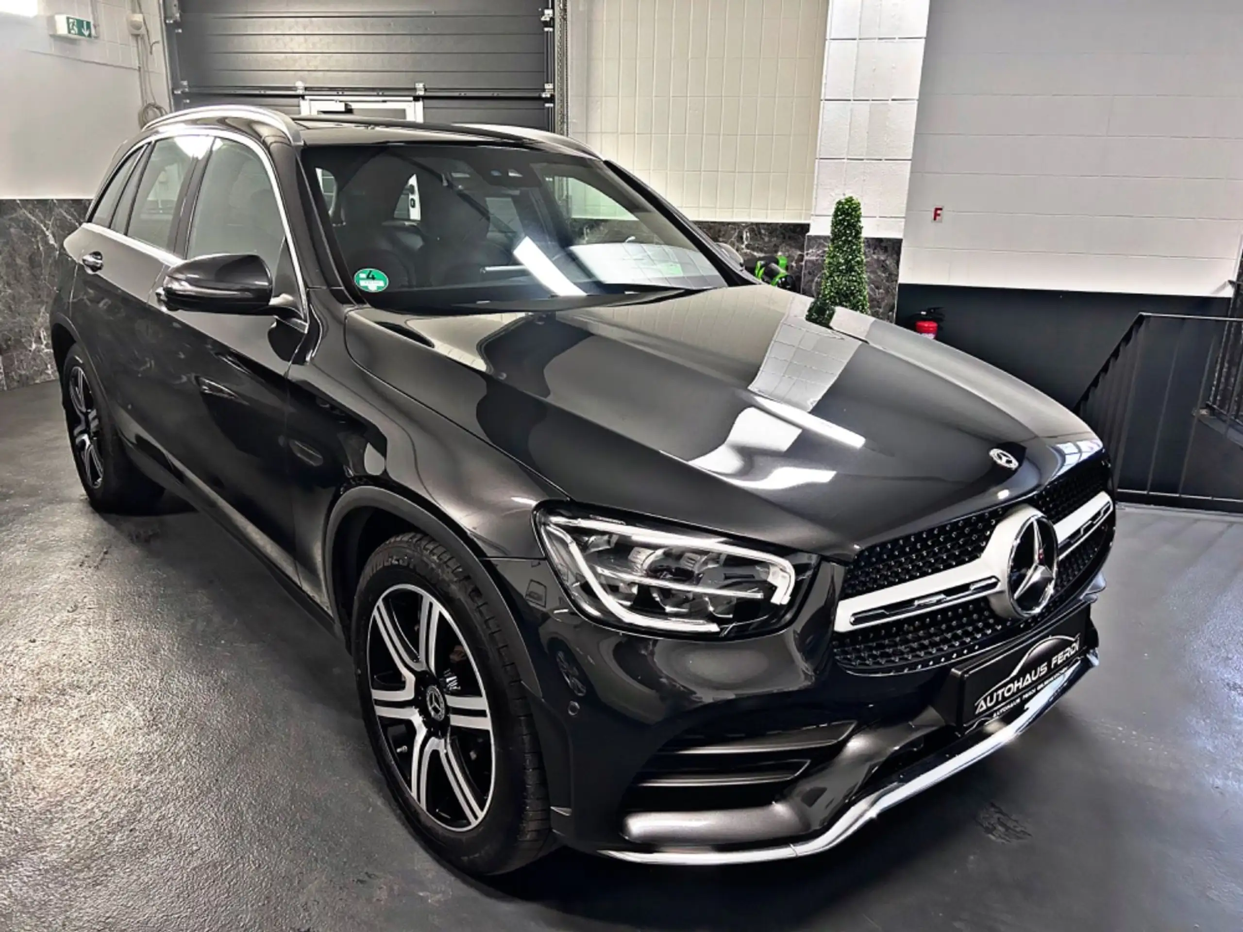 Mercedes-Benz - GLC 220