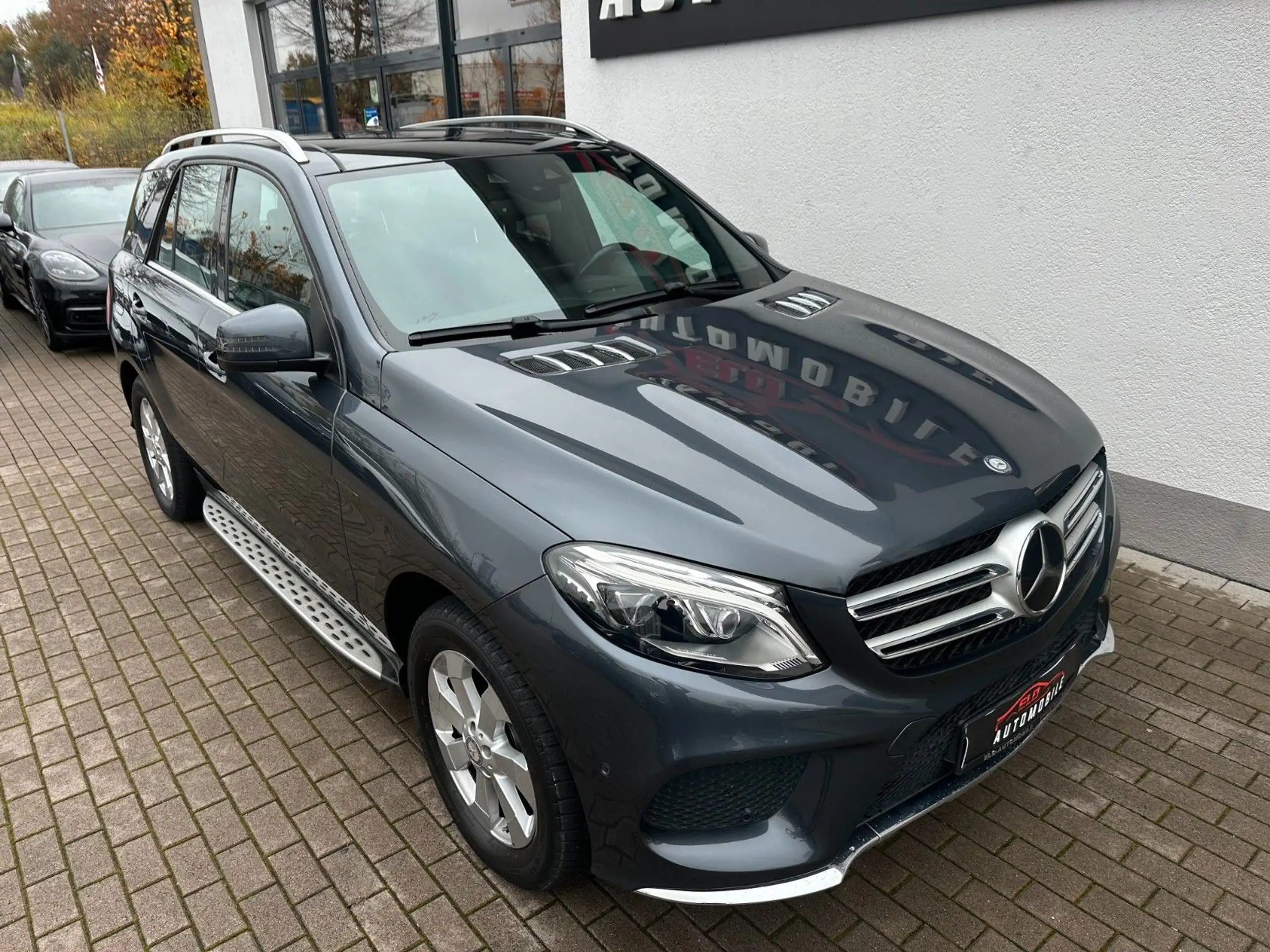 Mercedes-Benz - GLE 350