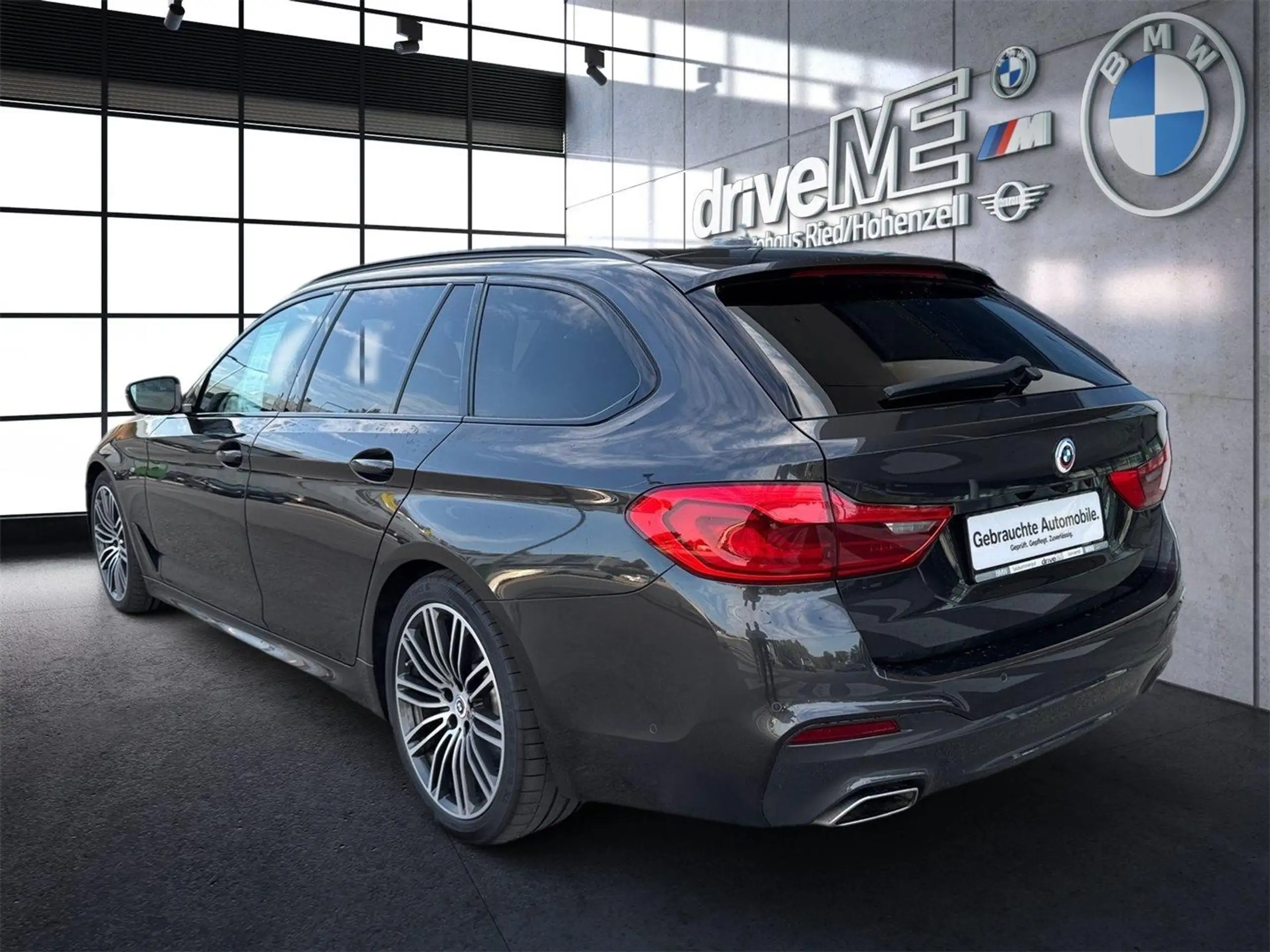 BMW - 530