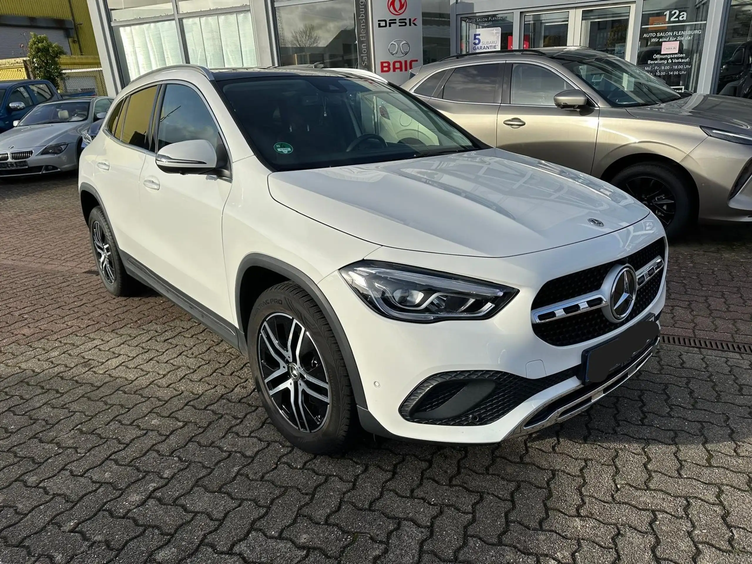 Mercedes-Benz - GLA 200