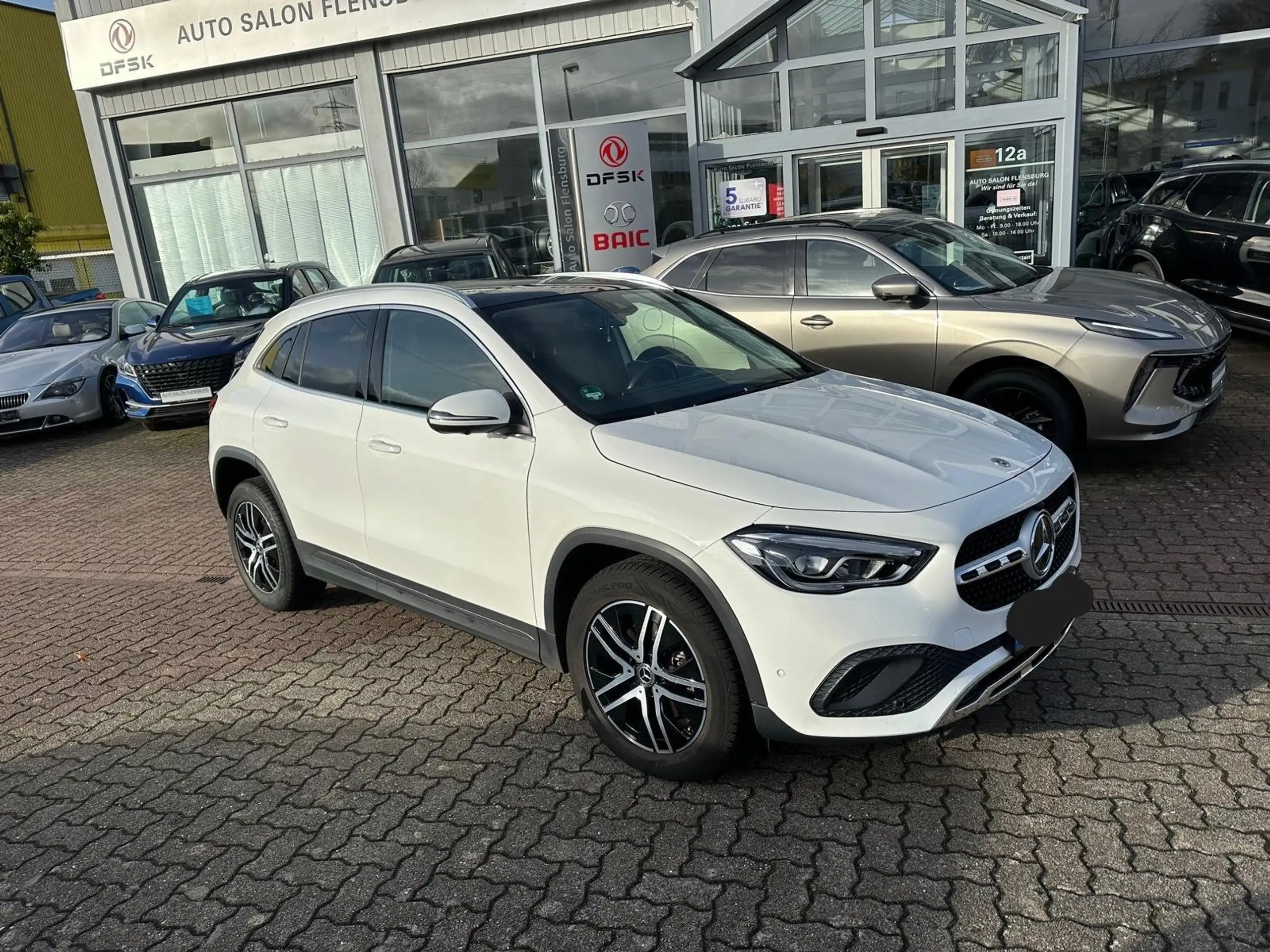 Mercedes-Benz - GLA 200