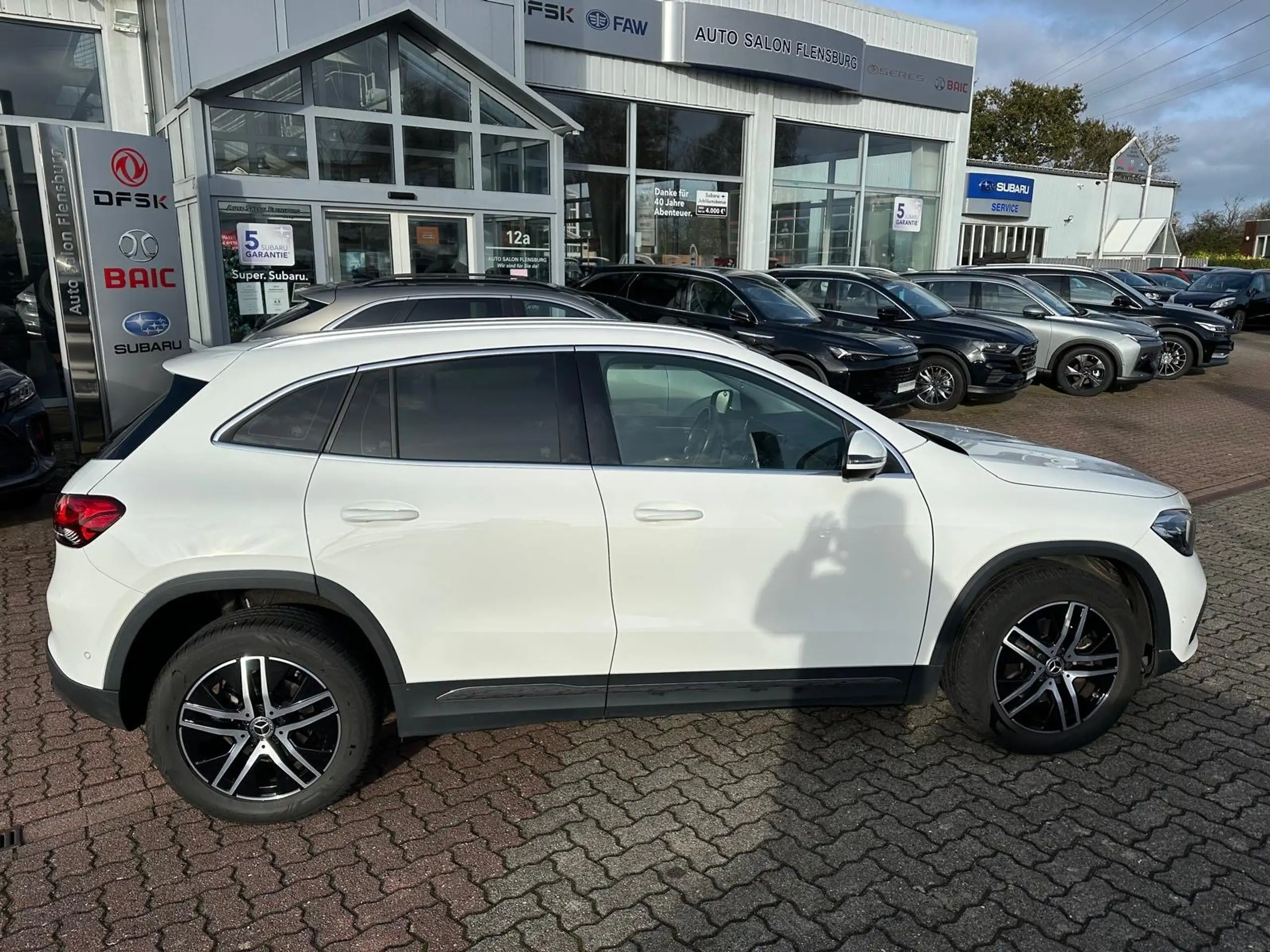 Mercedes-Benz - GLA 200