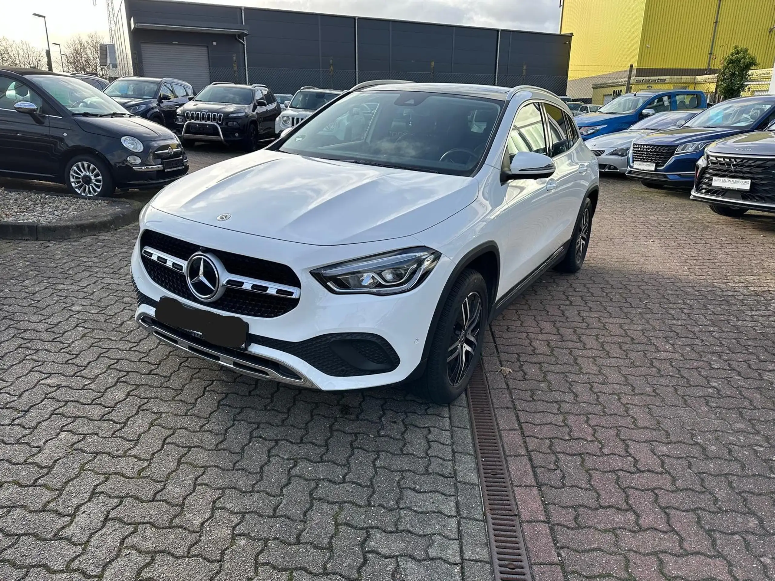 Mercedes-Benz - GLA 200