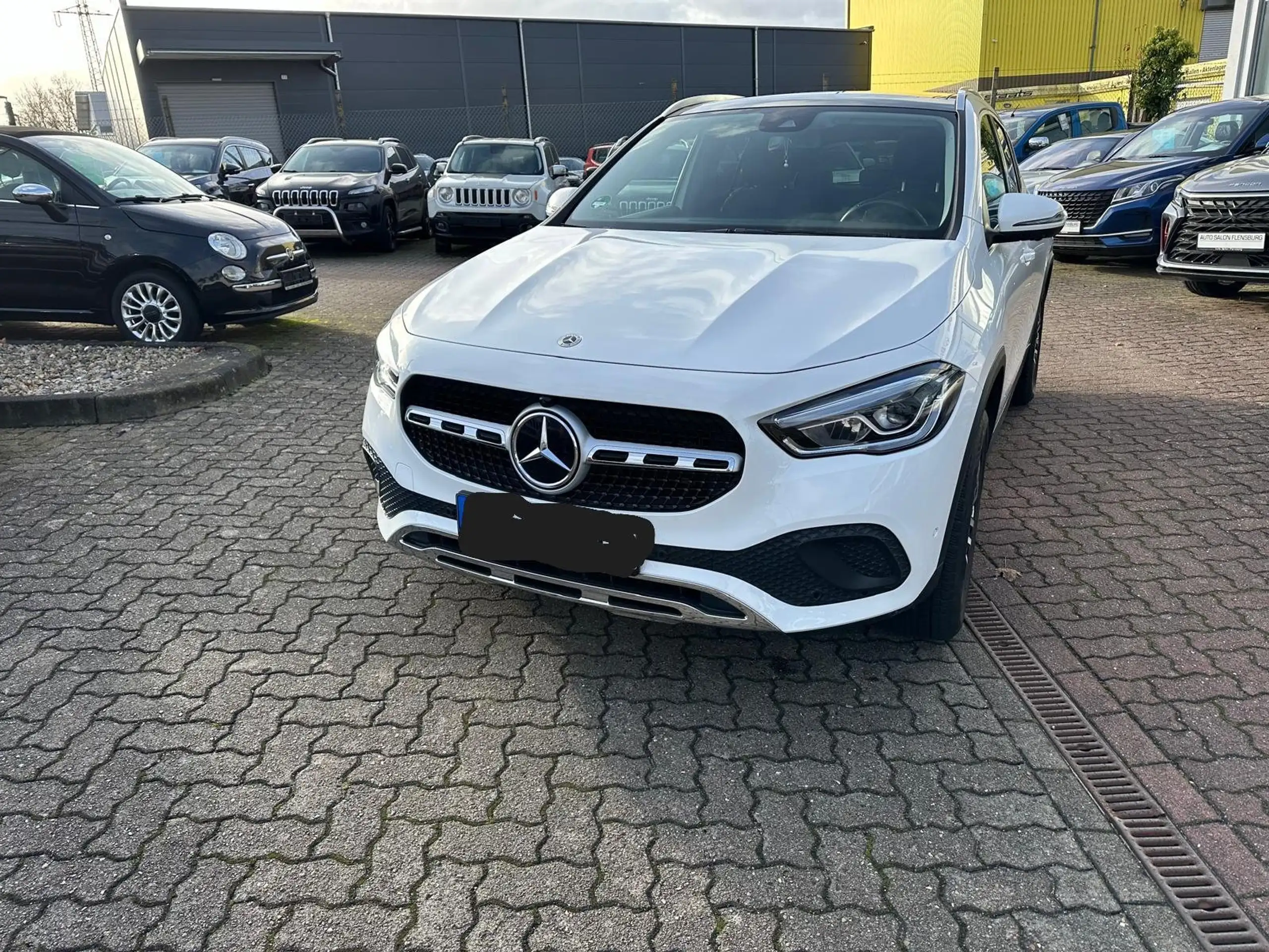 Mercedes-Benz - GLA 200