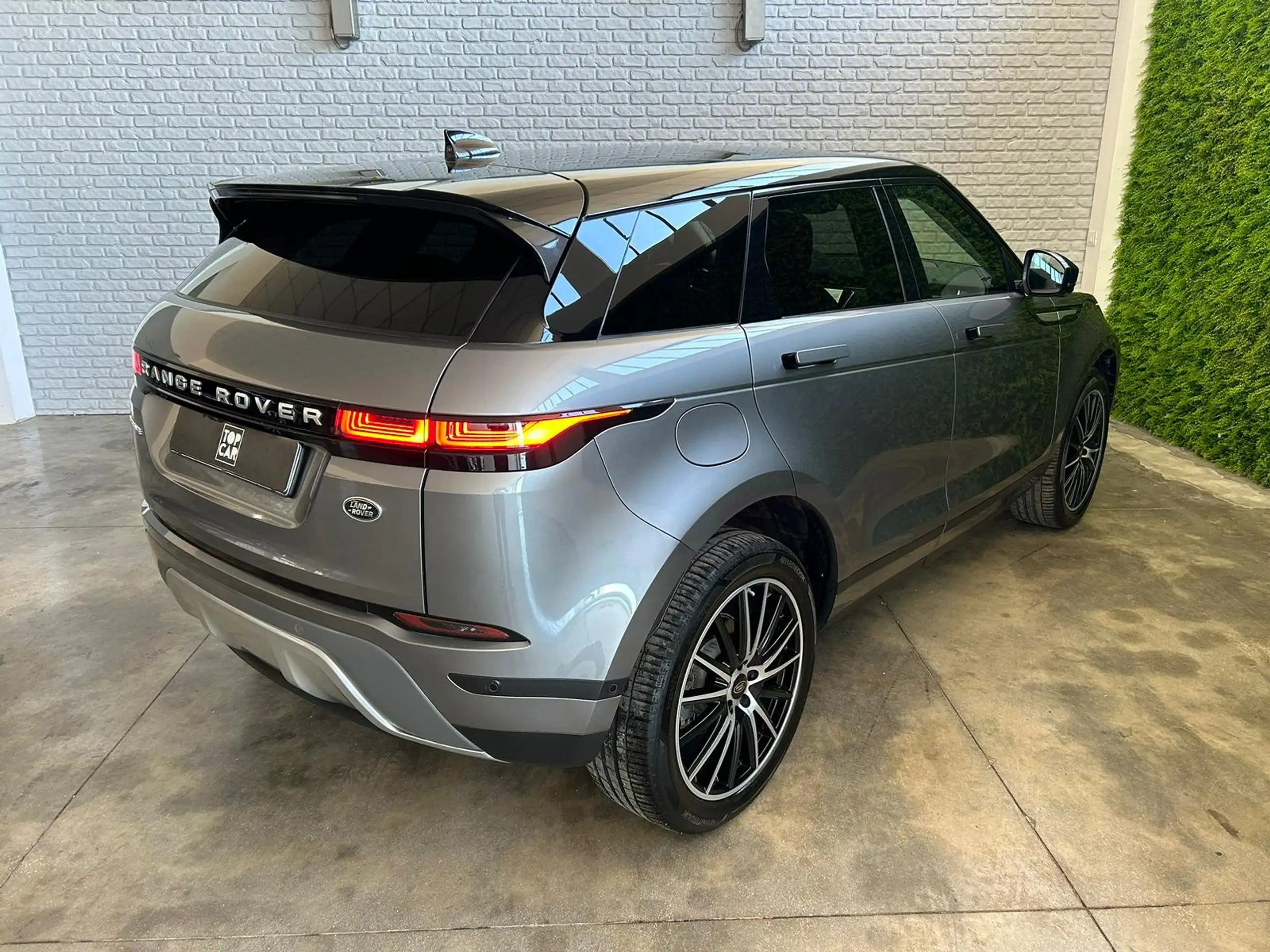 Land Rover - Range Rover Evoque