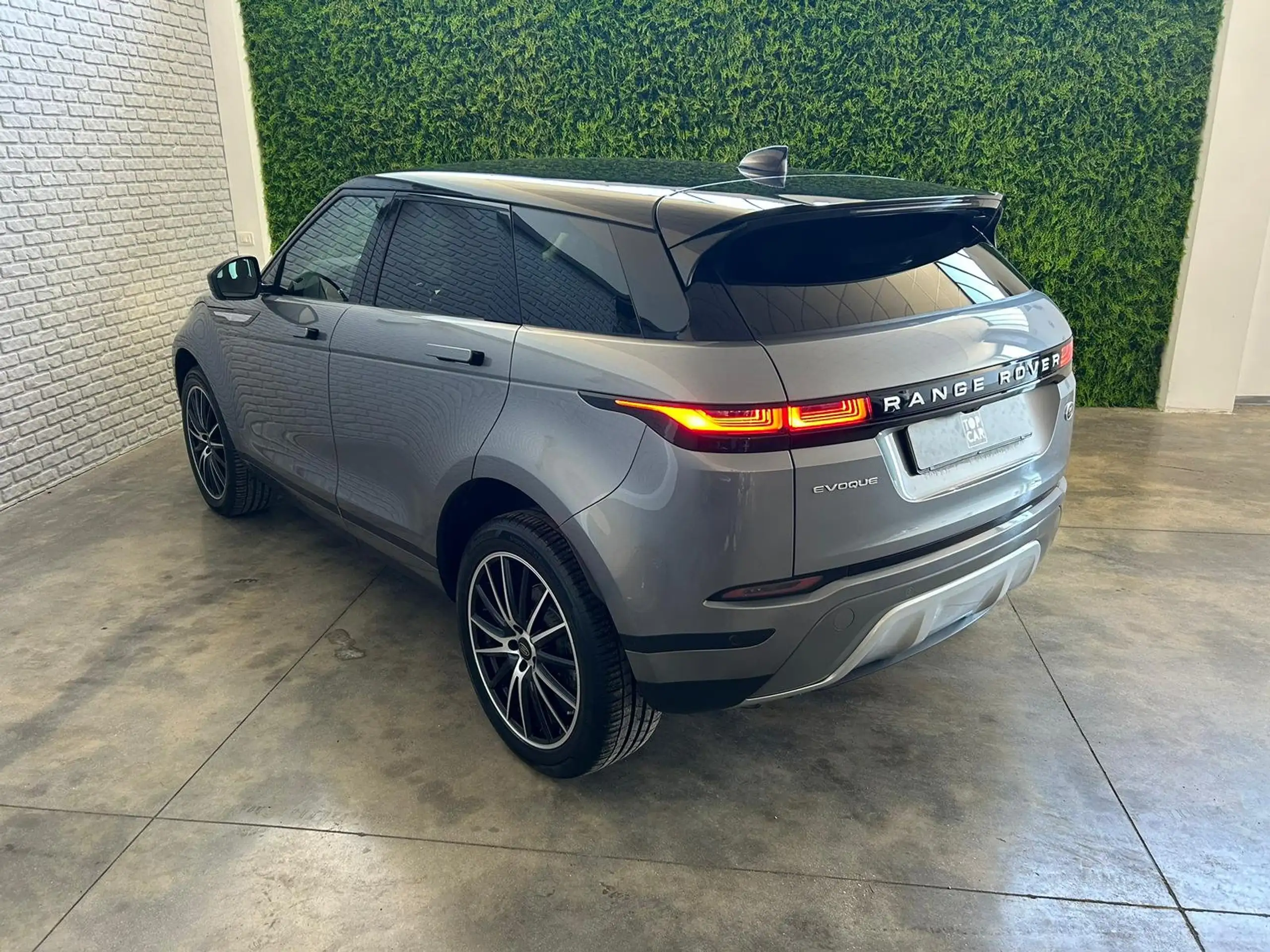 Land Rover - Range Rover Evoque