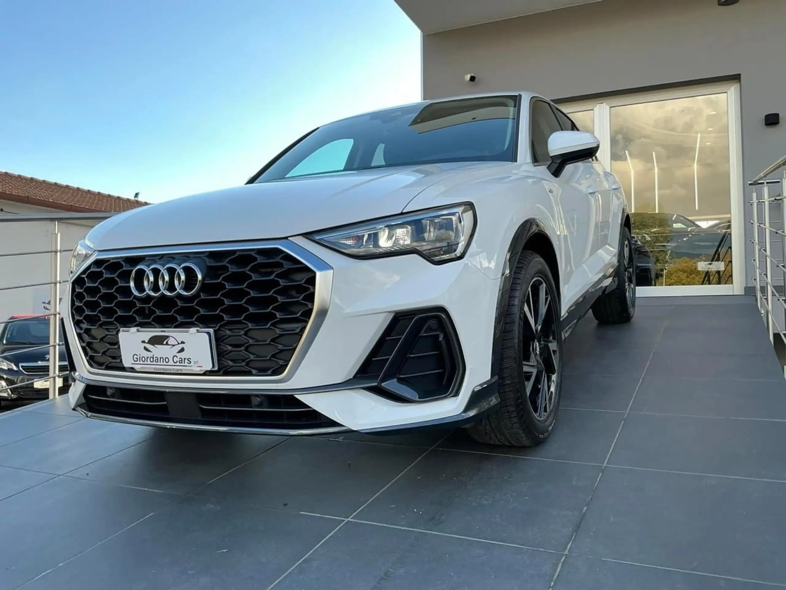 Audi - Q3