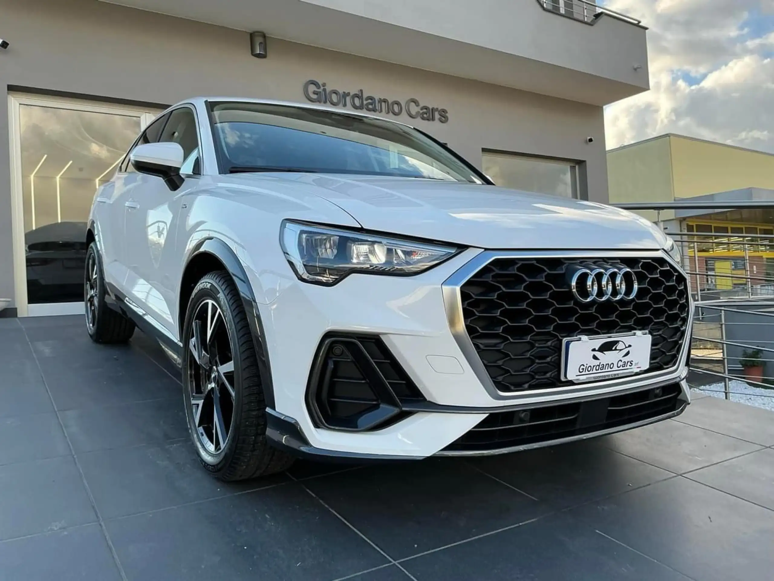 Audi - Q3