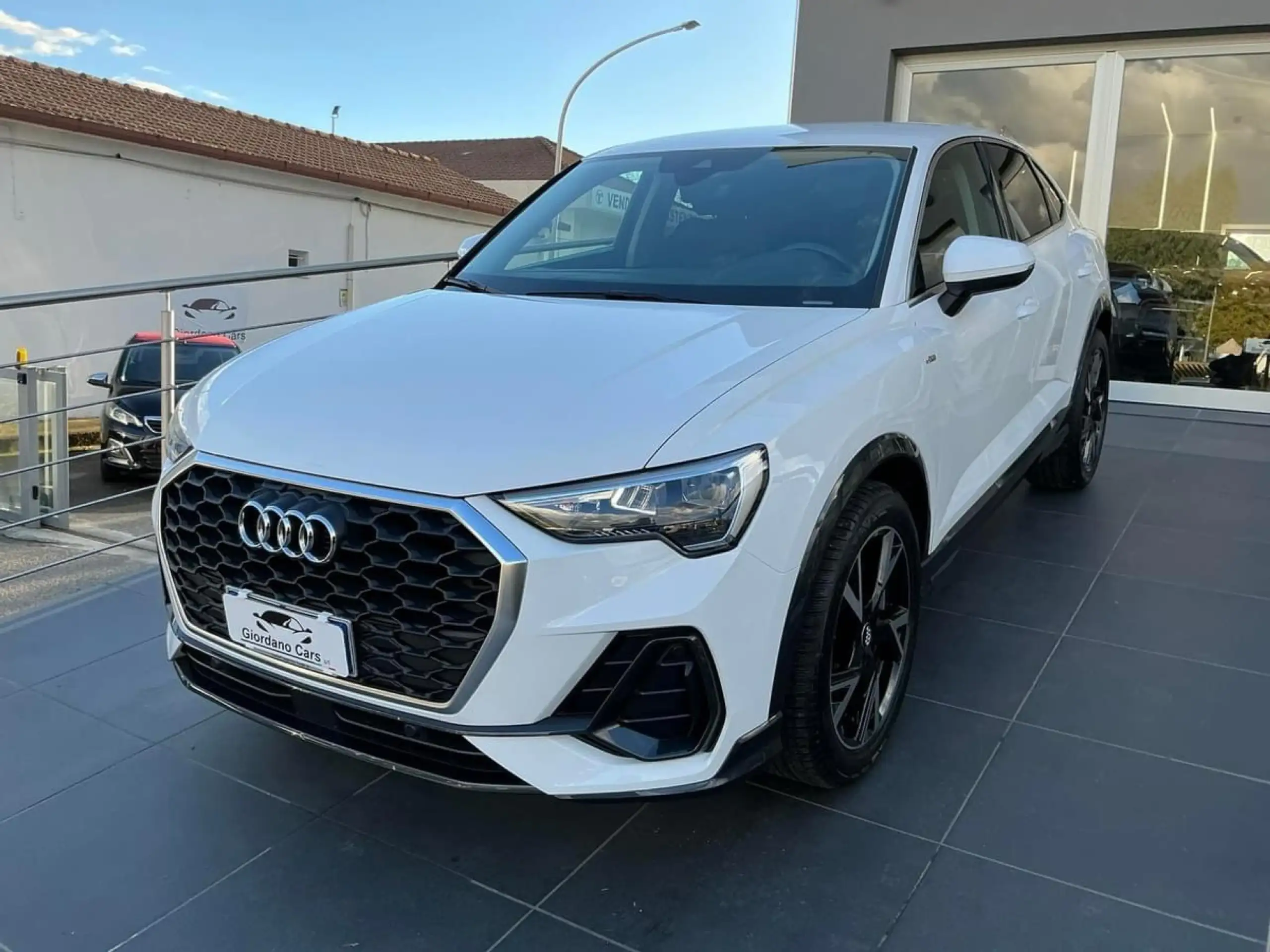 Audi - Q3