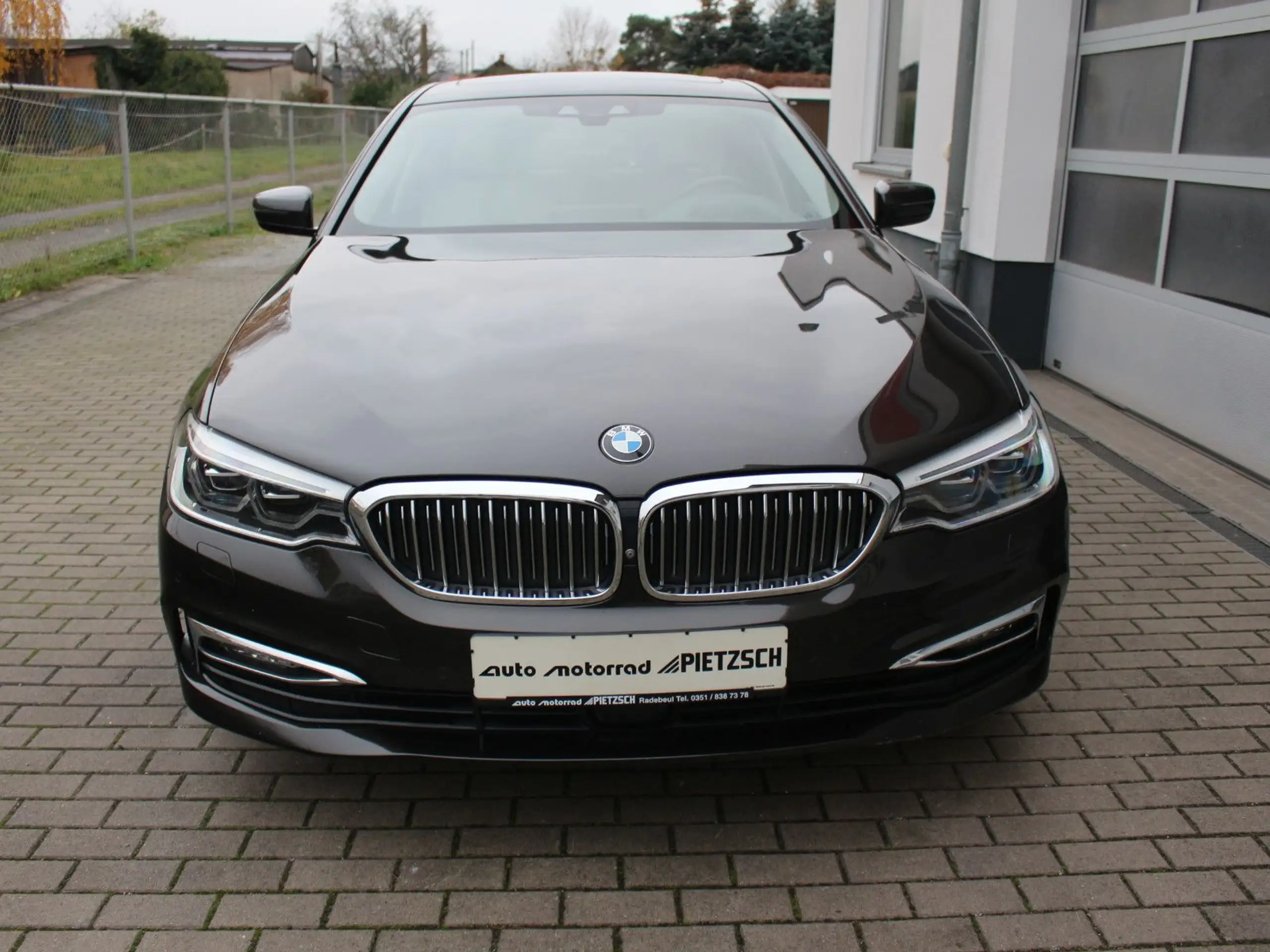 BMW - 530