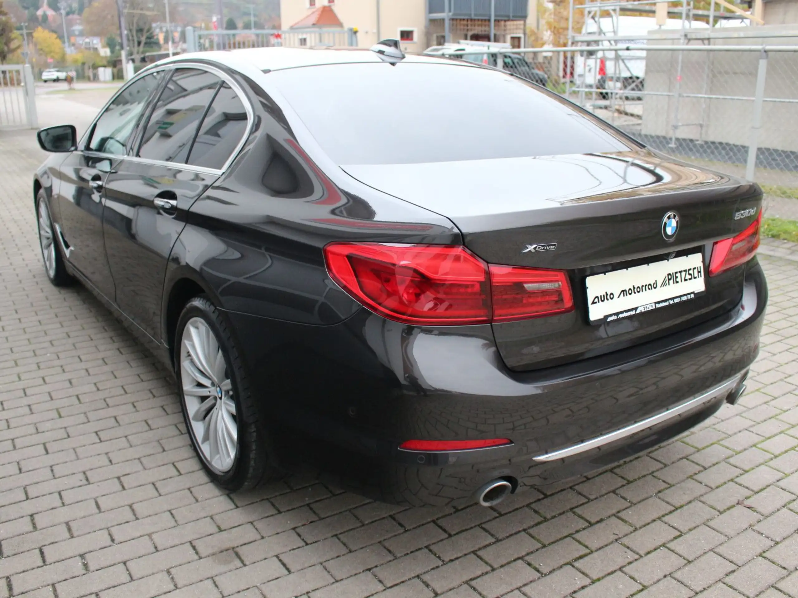 BMW - 530