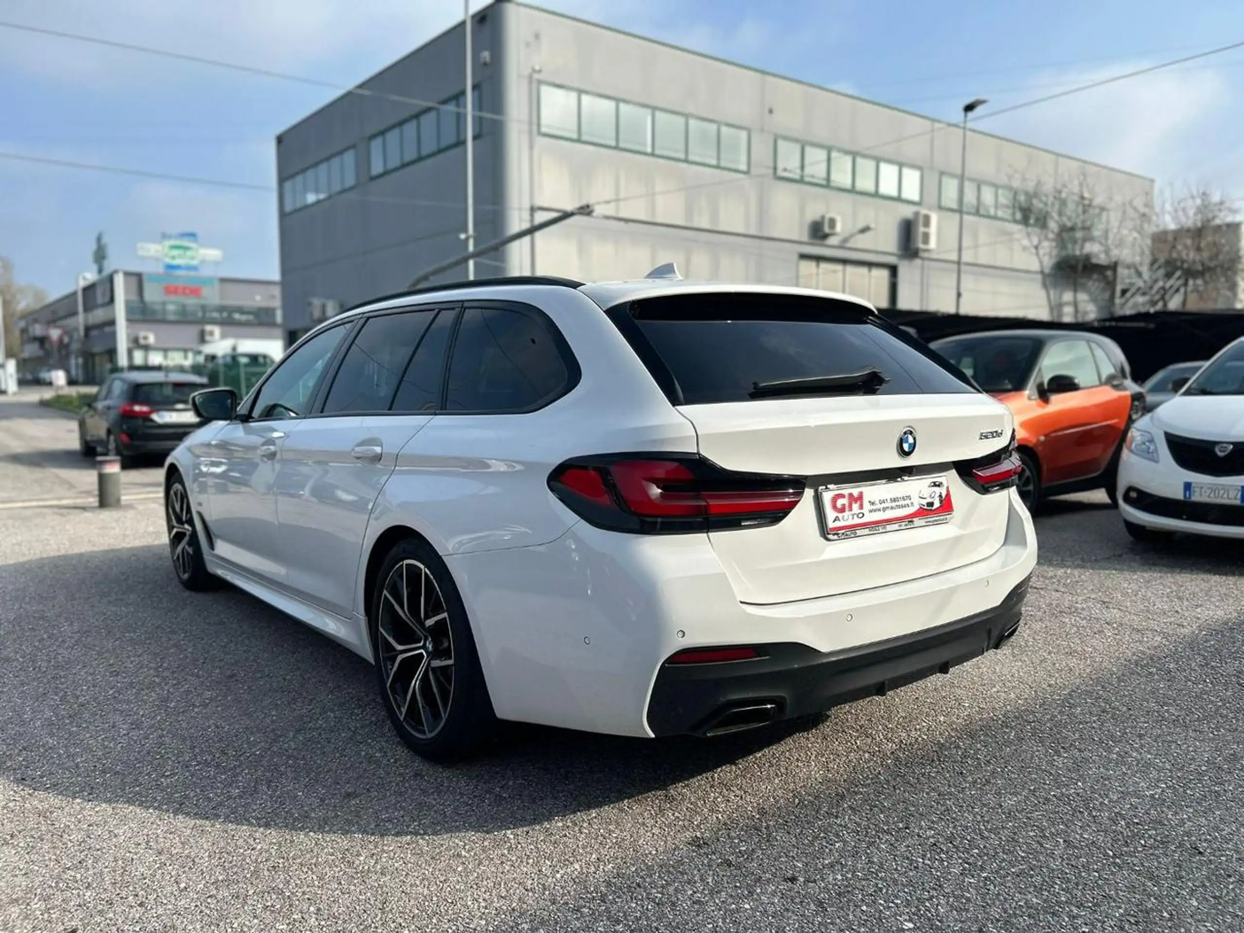 BMW - 520