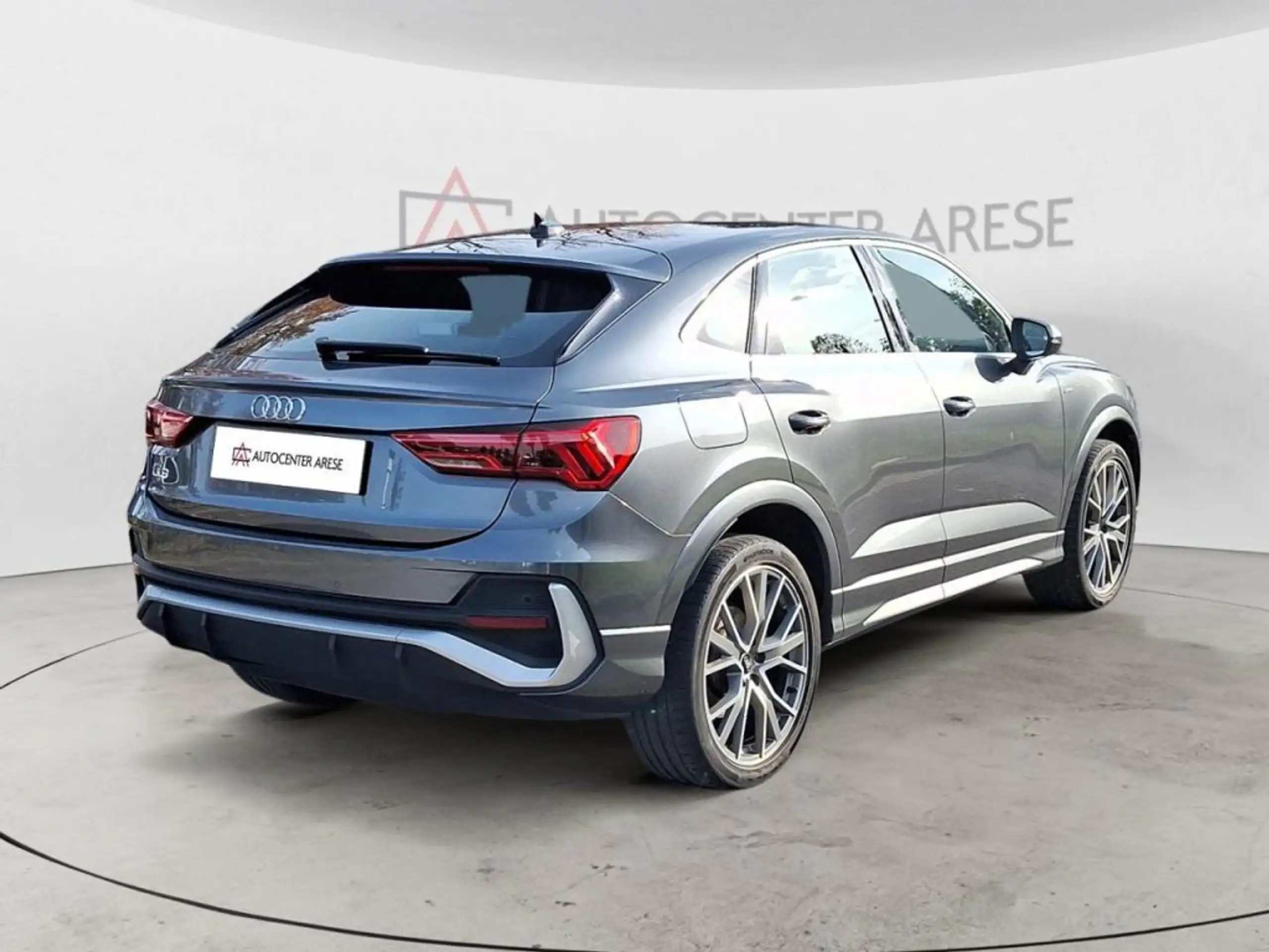 Audi - Q3