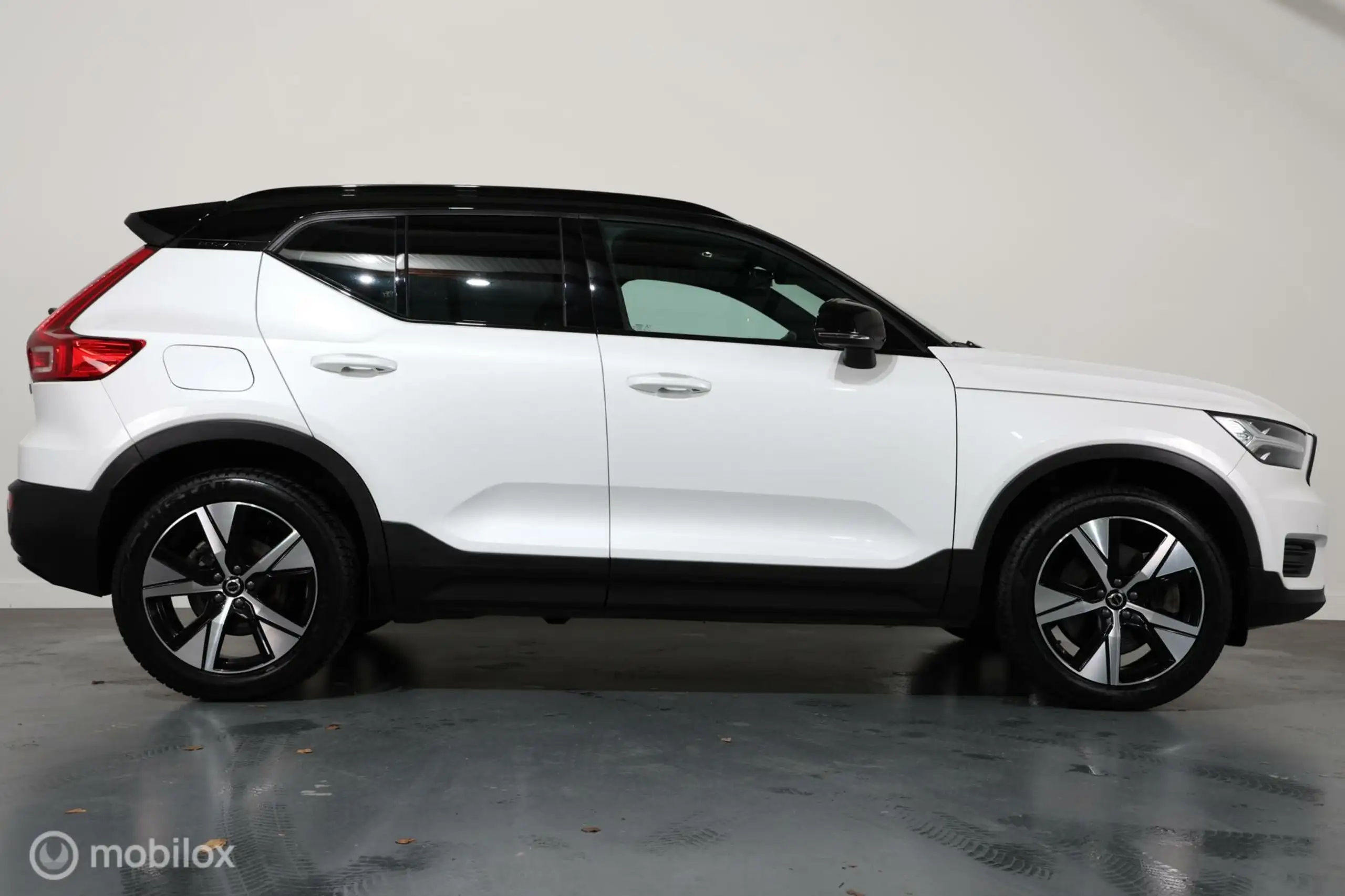 Volvo - XC40