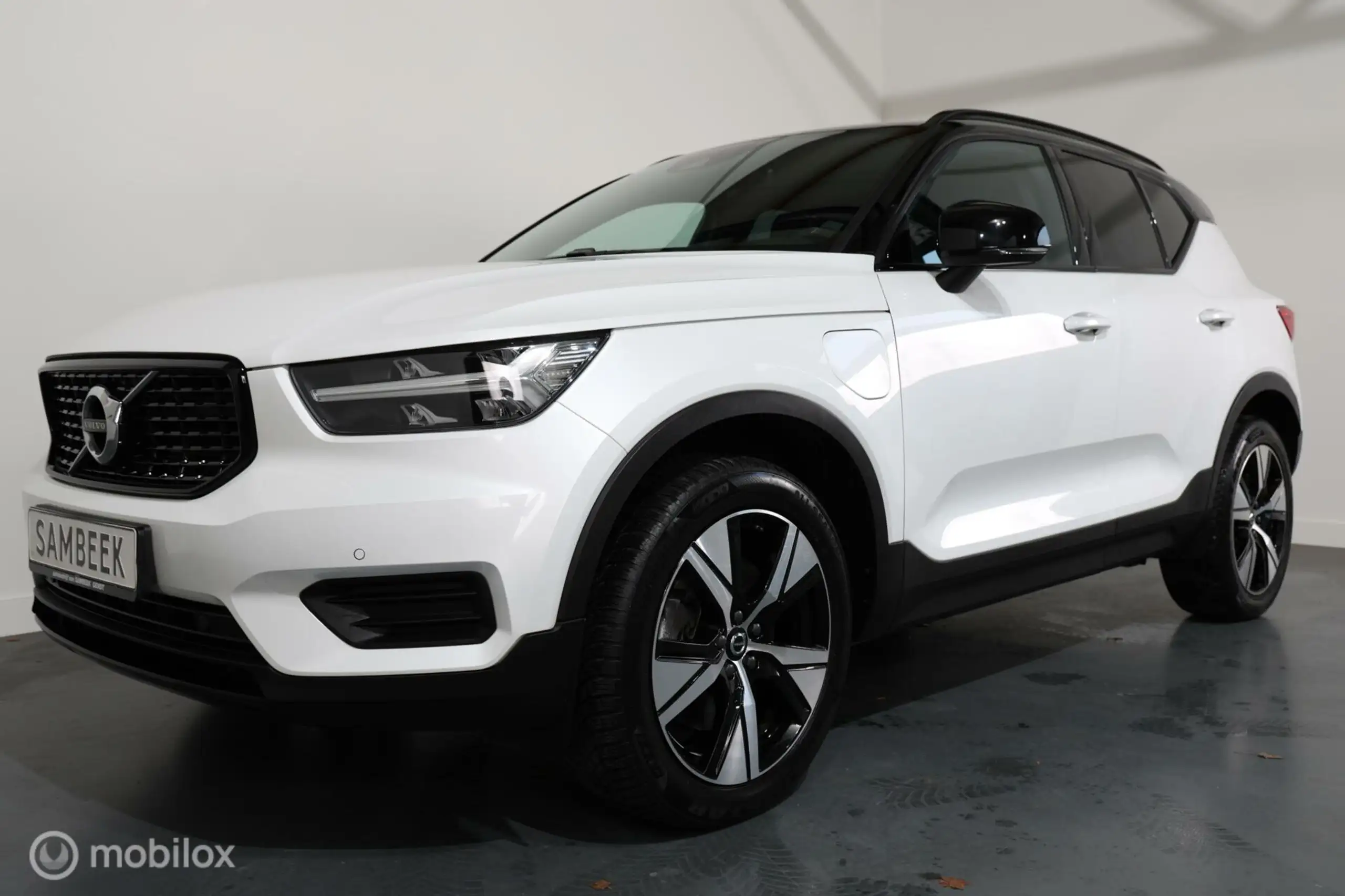 Volvo - XC40