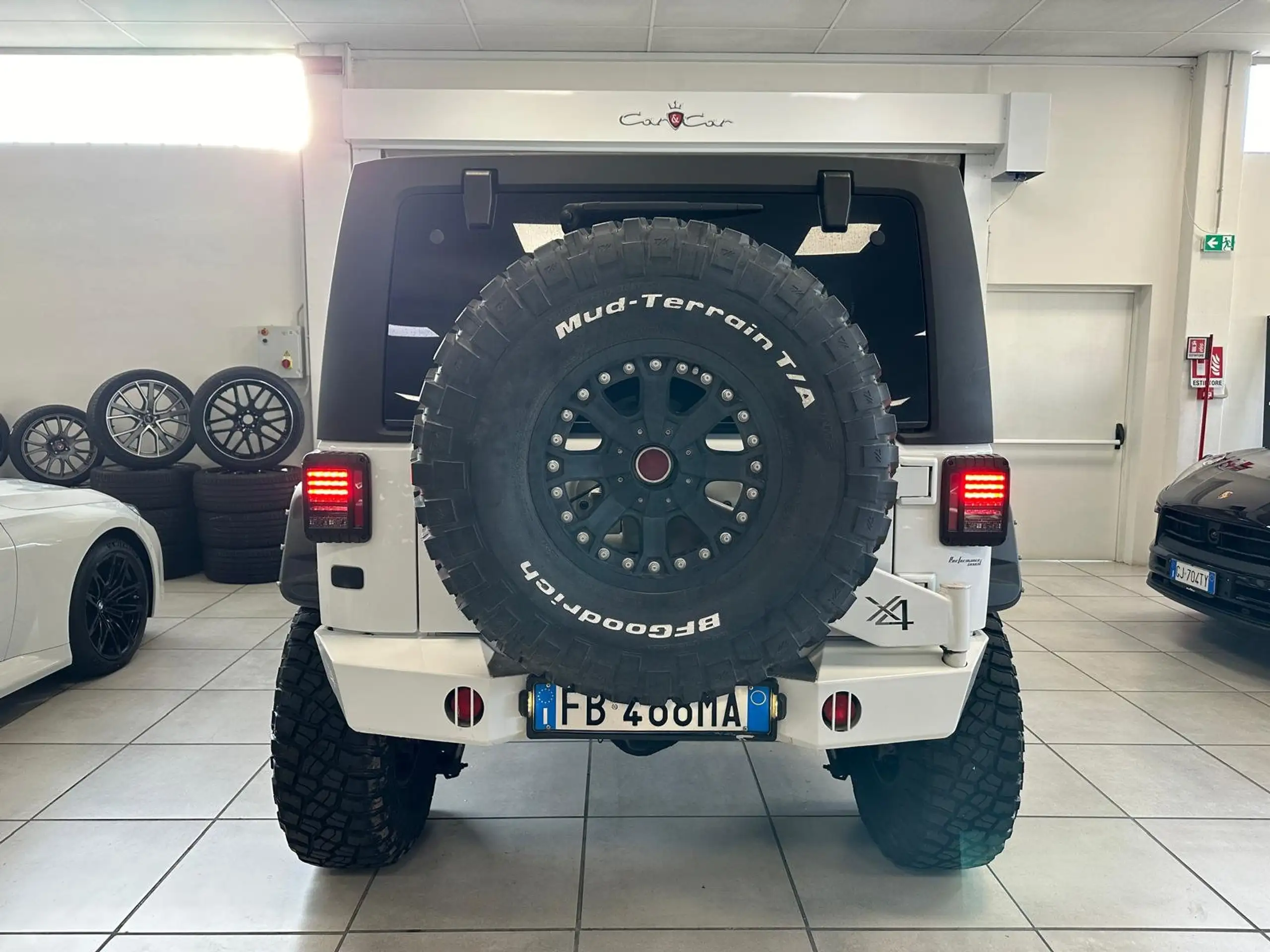 Jeep - Wrangler