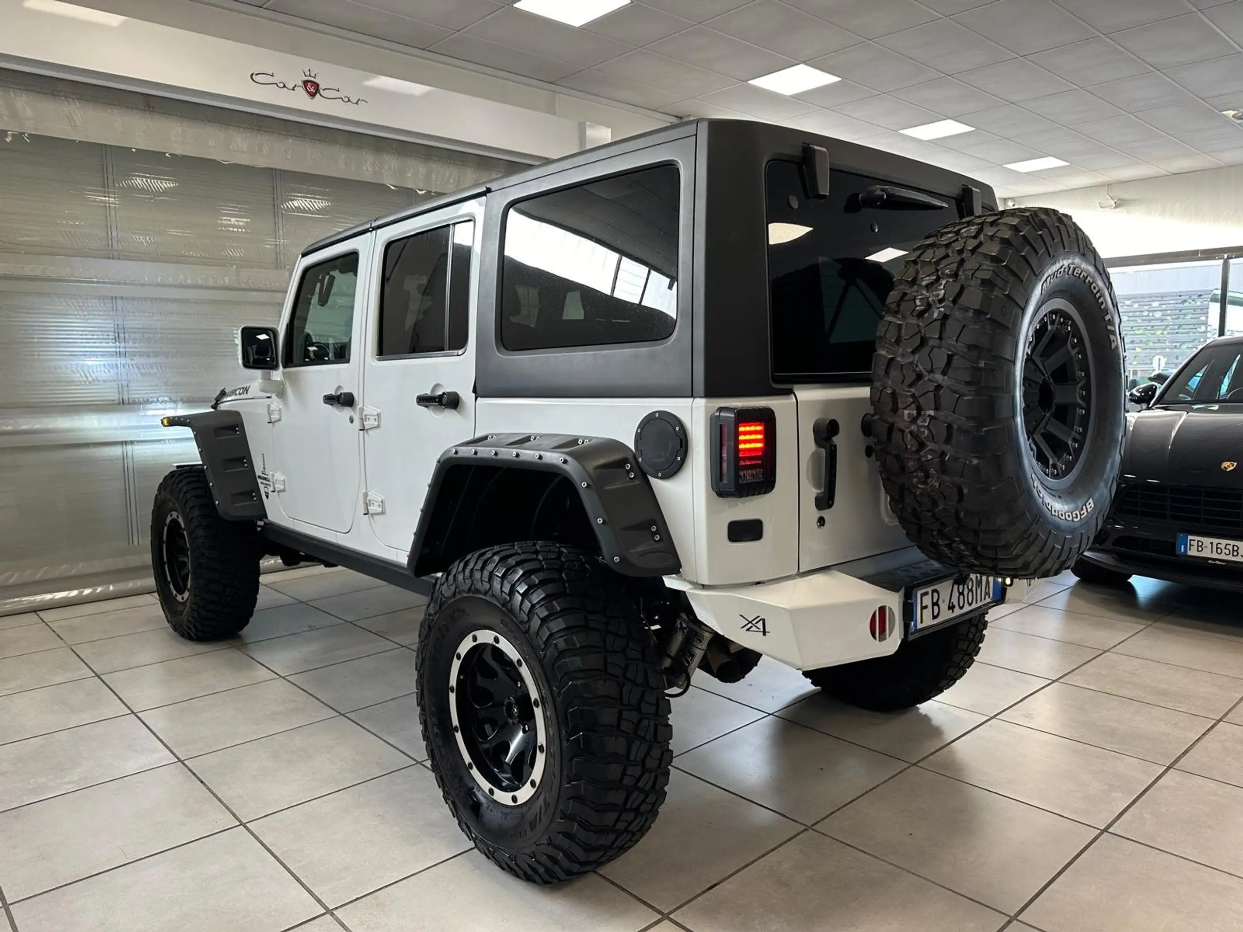 Jeep - Wrangler